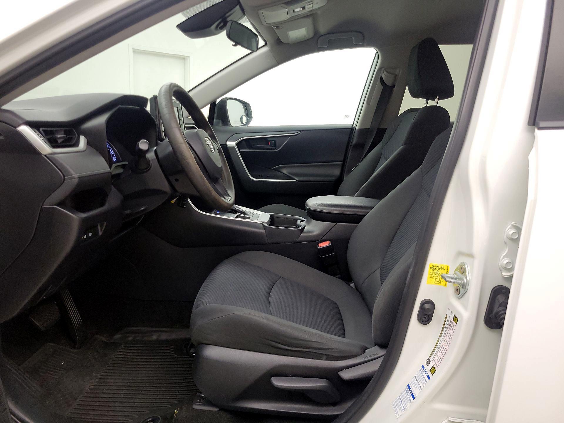 Thumbnail: 2019 Toyota RAV4 - 11