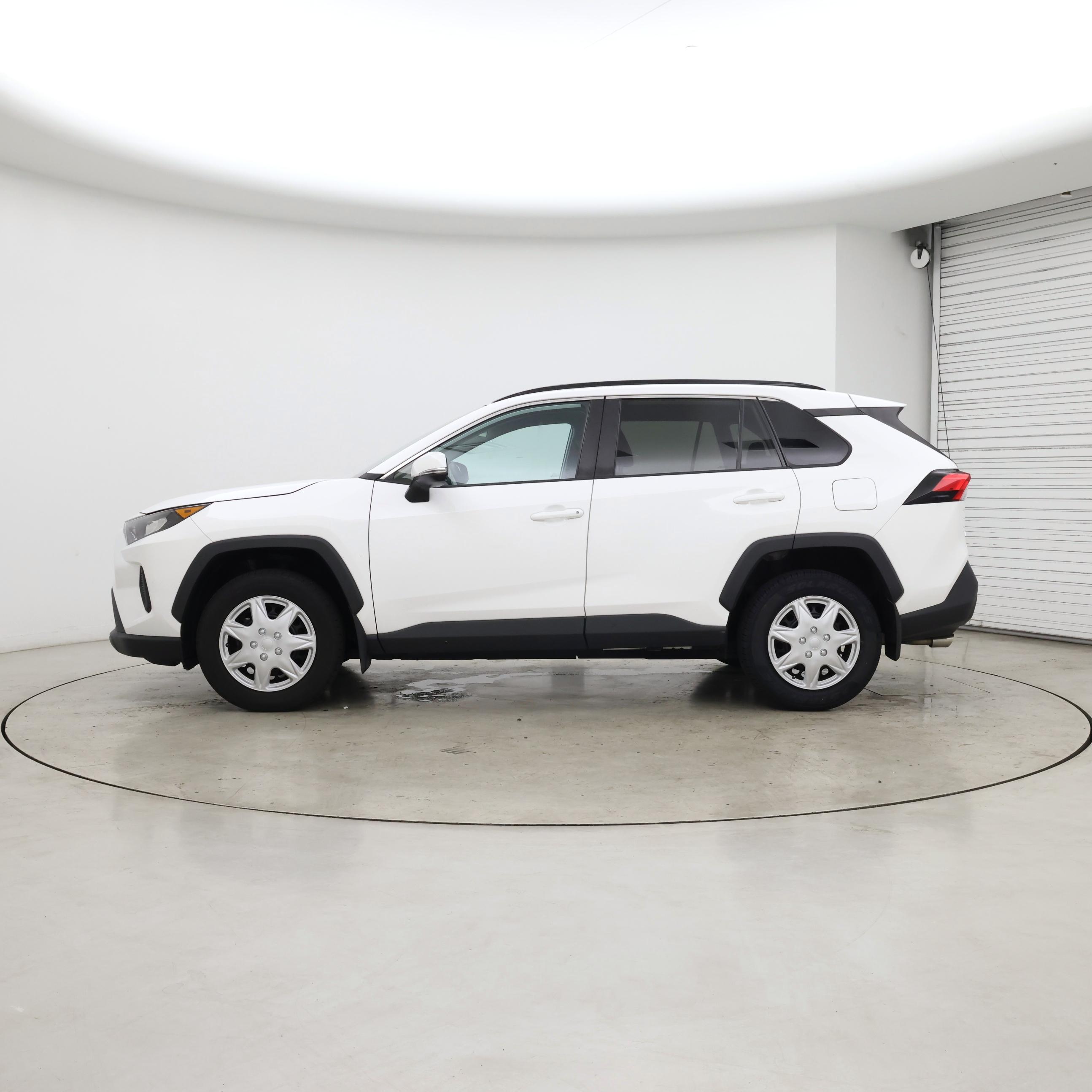 Thumbnail: 2019 Toyota RAV4 - 3