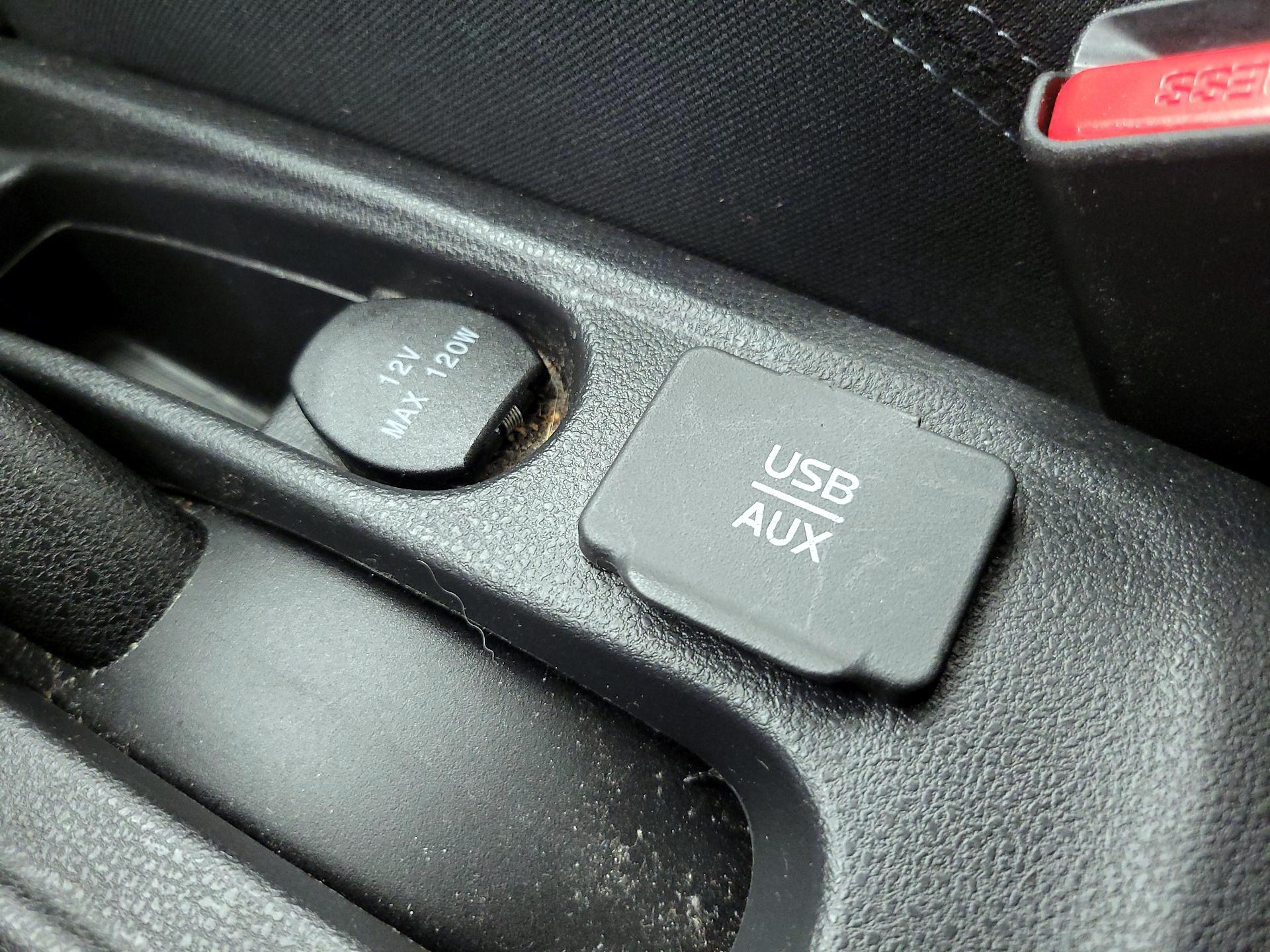 Thumbnail: 2015 Nissan Versa Note - 17