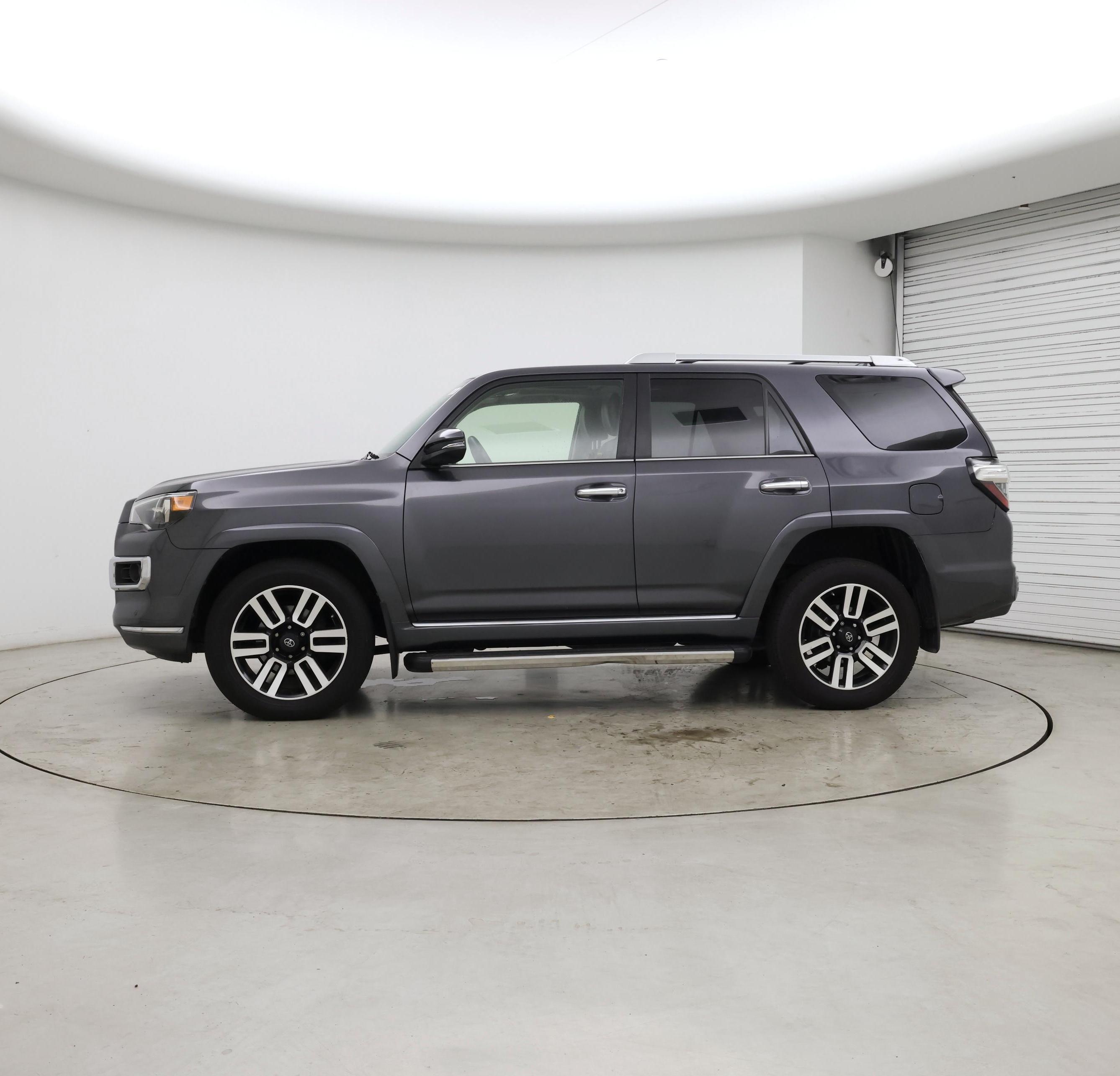 Thumbnail: 2016 Toyota 4Runner - 3