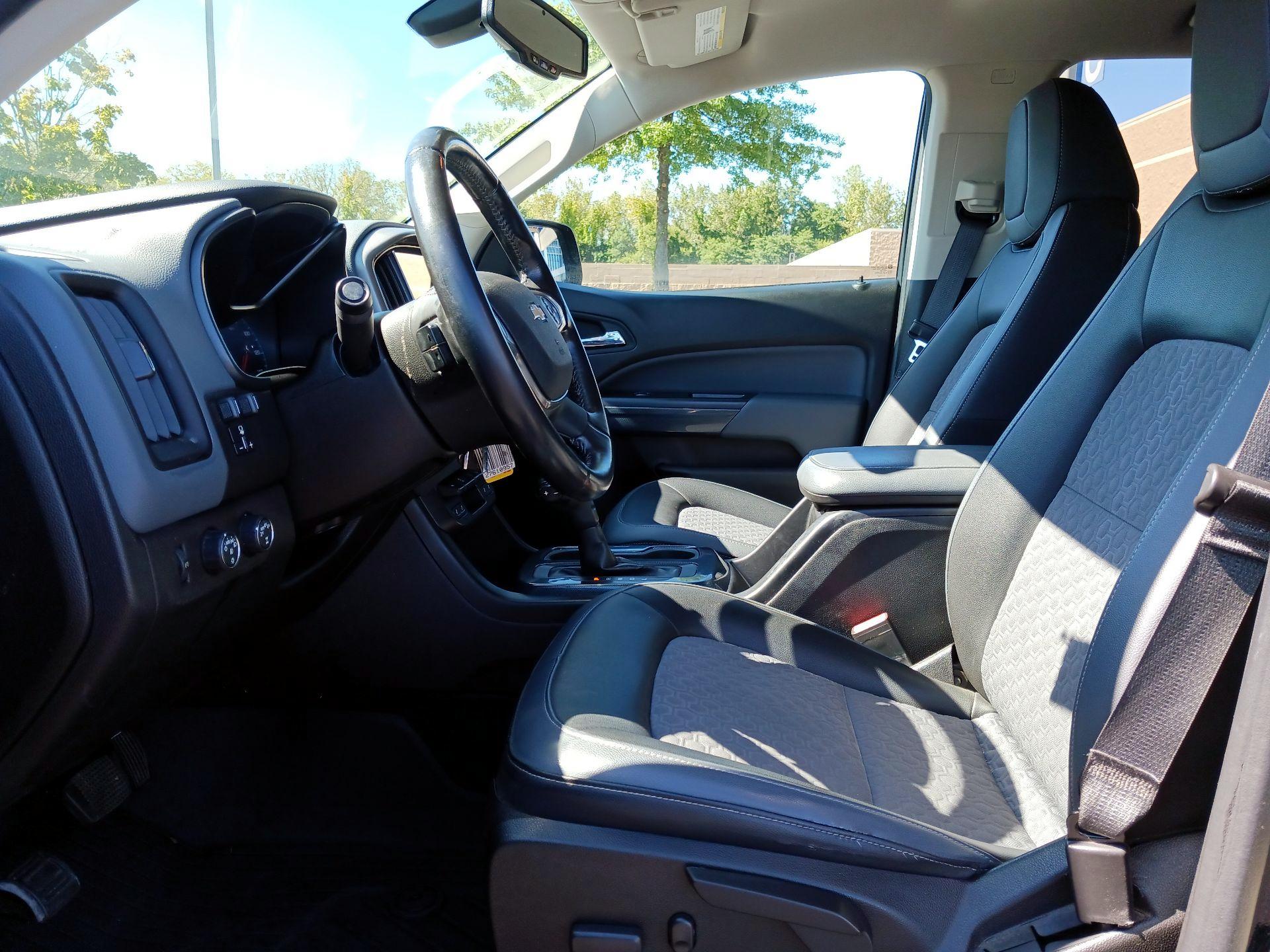 Thumbnail: 2017 Chevrolet Colorado - 9