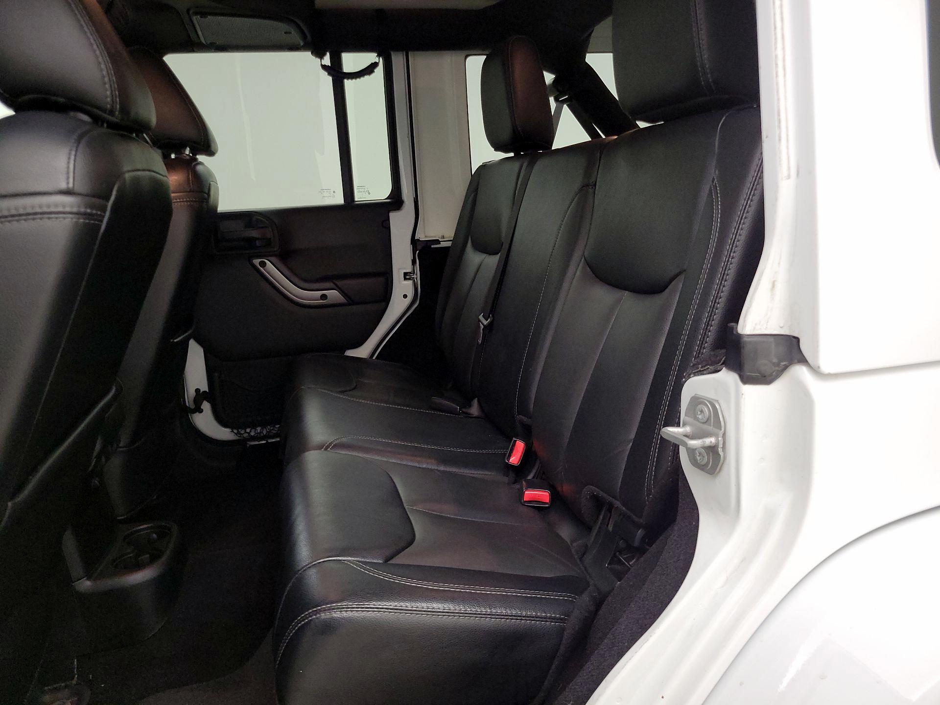 Thumbnail: 2018 Jeep Wrangler - 17