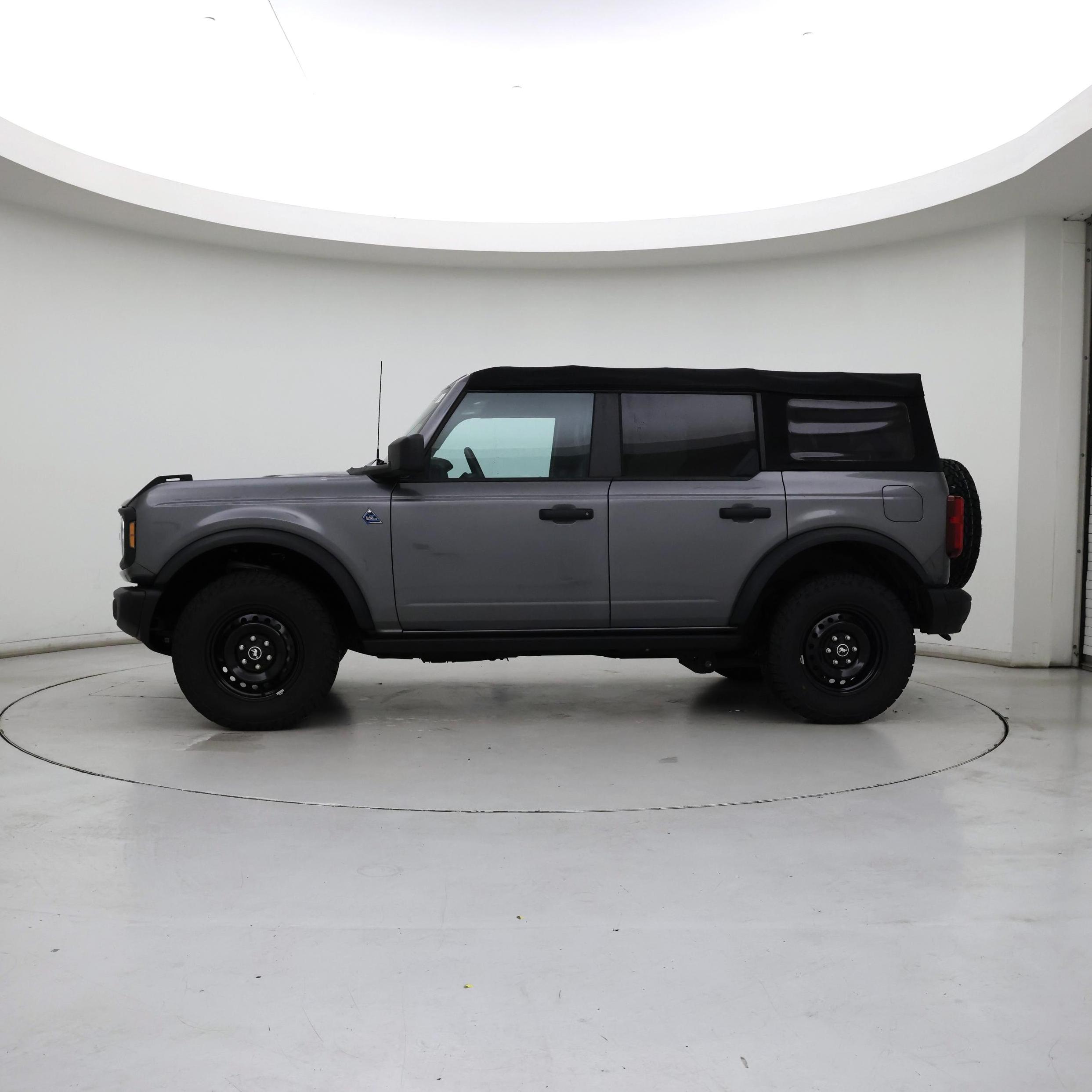 Thumbnail: 2022 Ford Bronco - 3