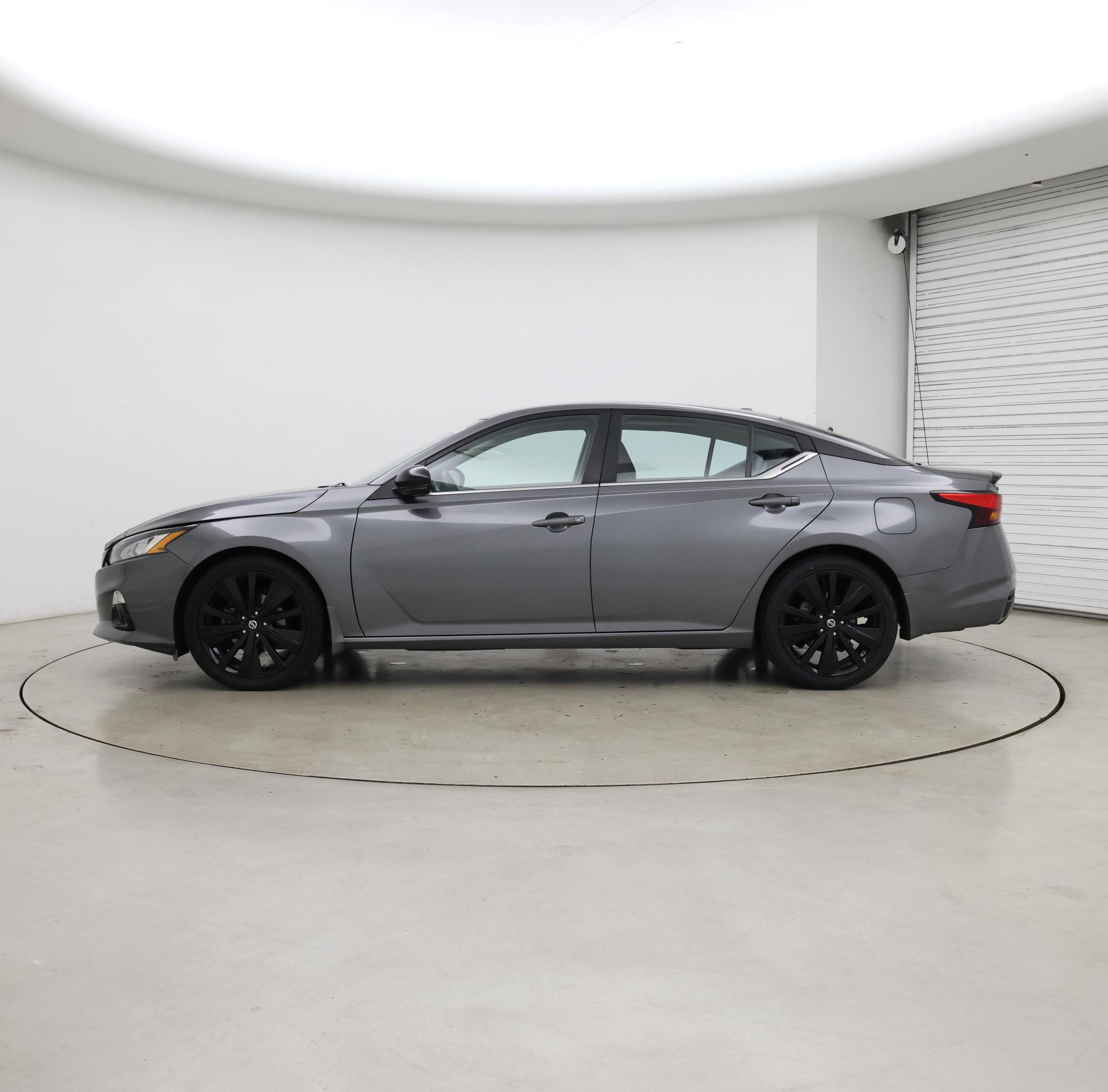 Thumbnail: 2022 Nissan Altima - 3