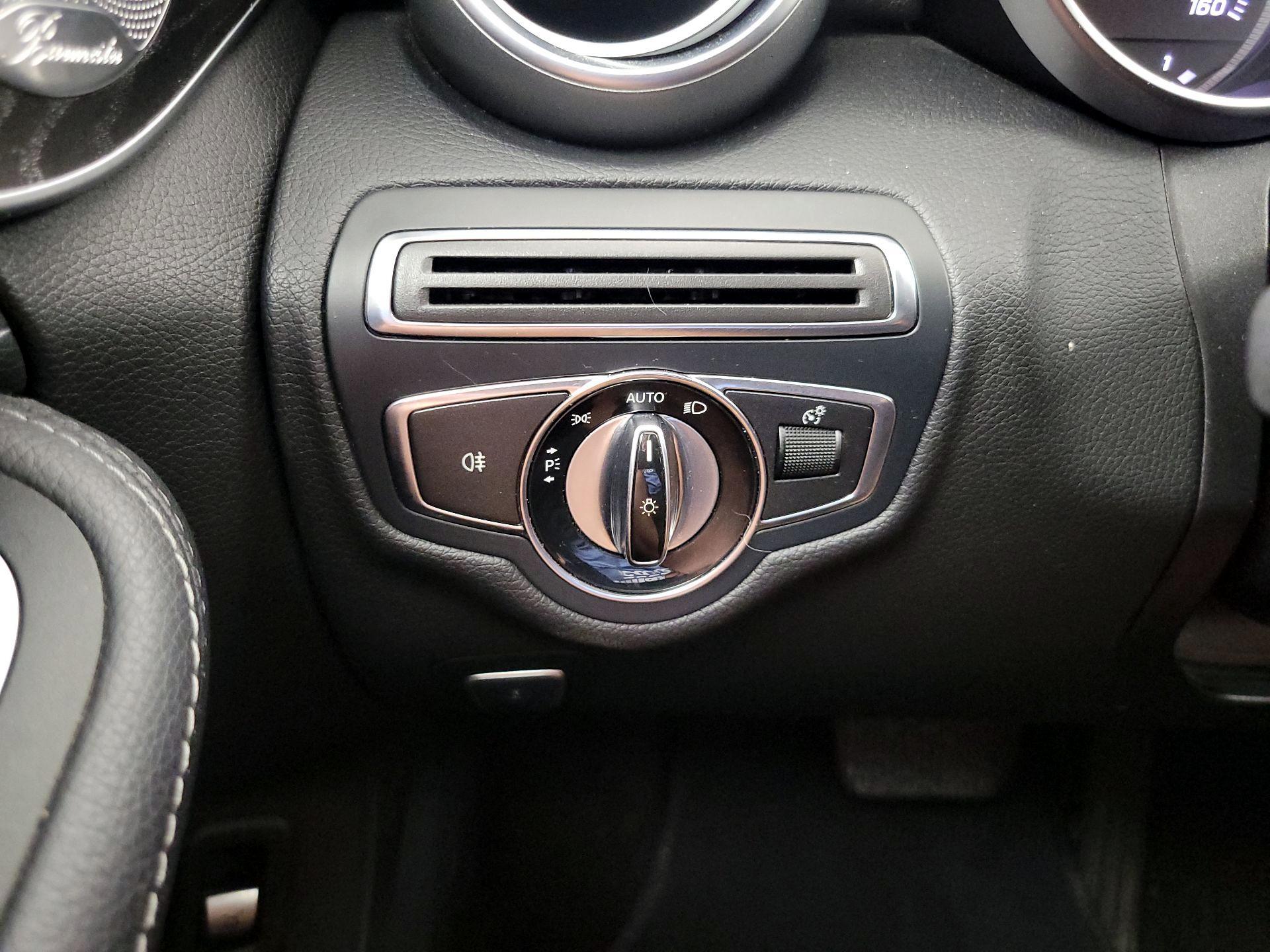 Thumbnail: 2015 Mercedes-Benz C-Class - 13