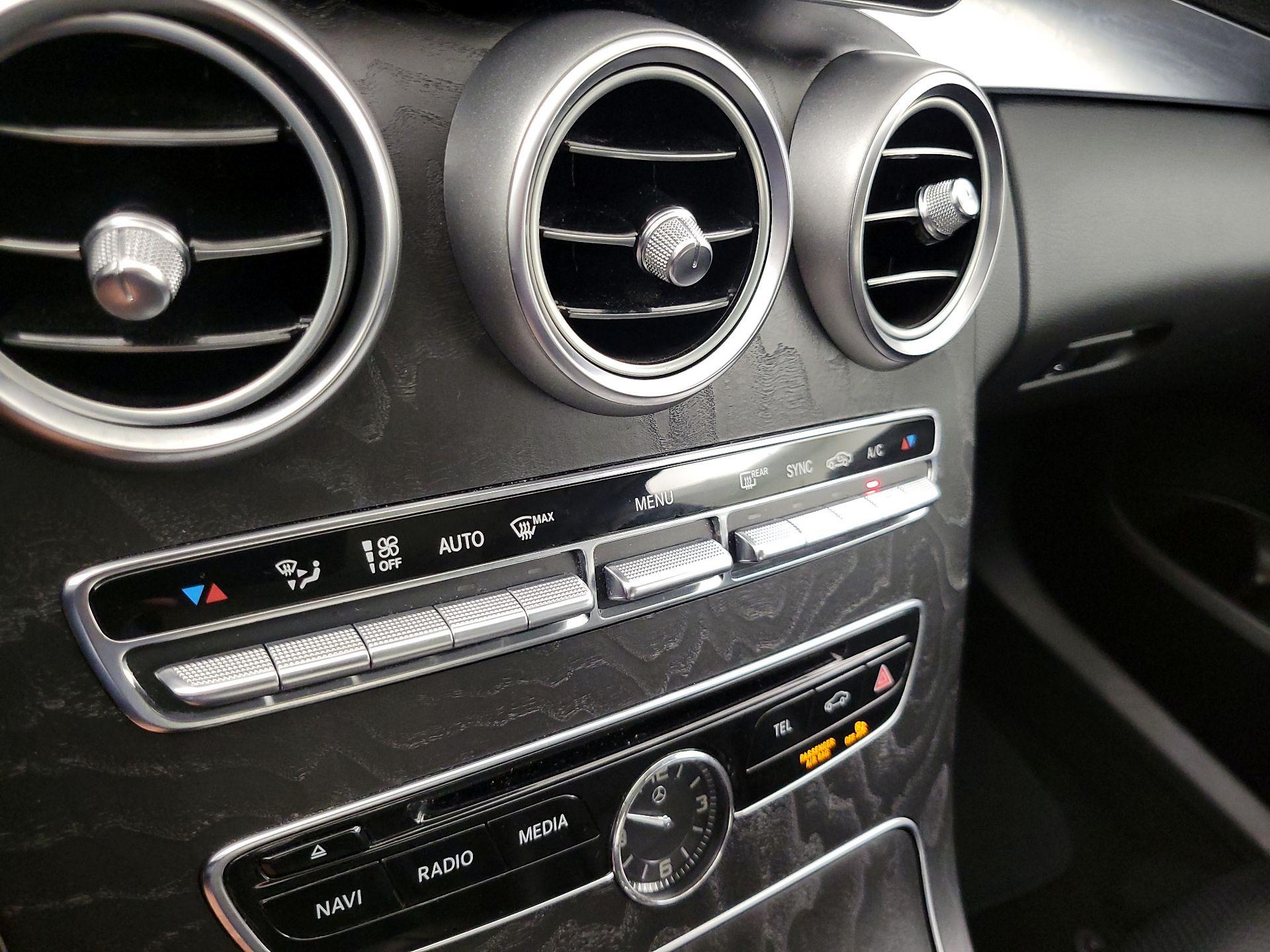 Thumbnail: 2015 Mercedes-Benz C-Class - 17