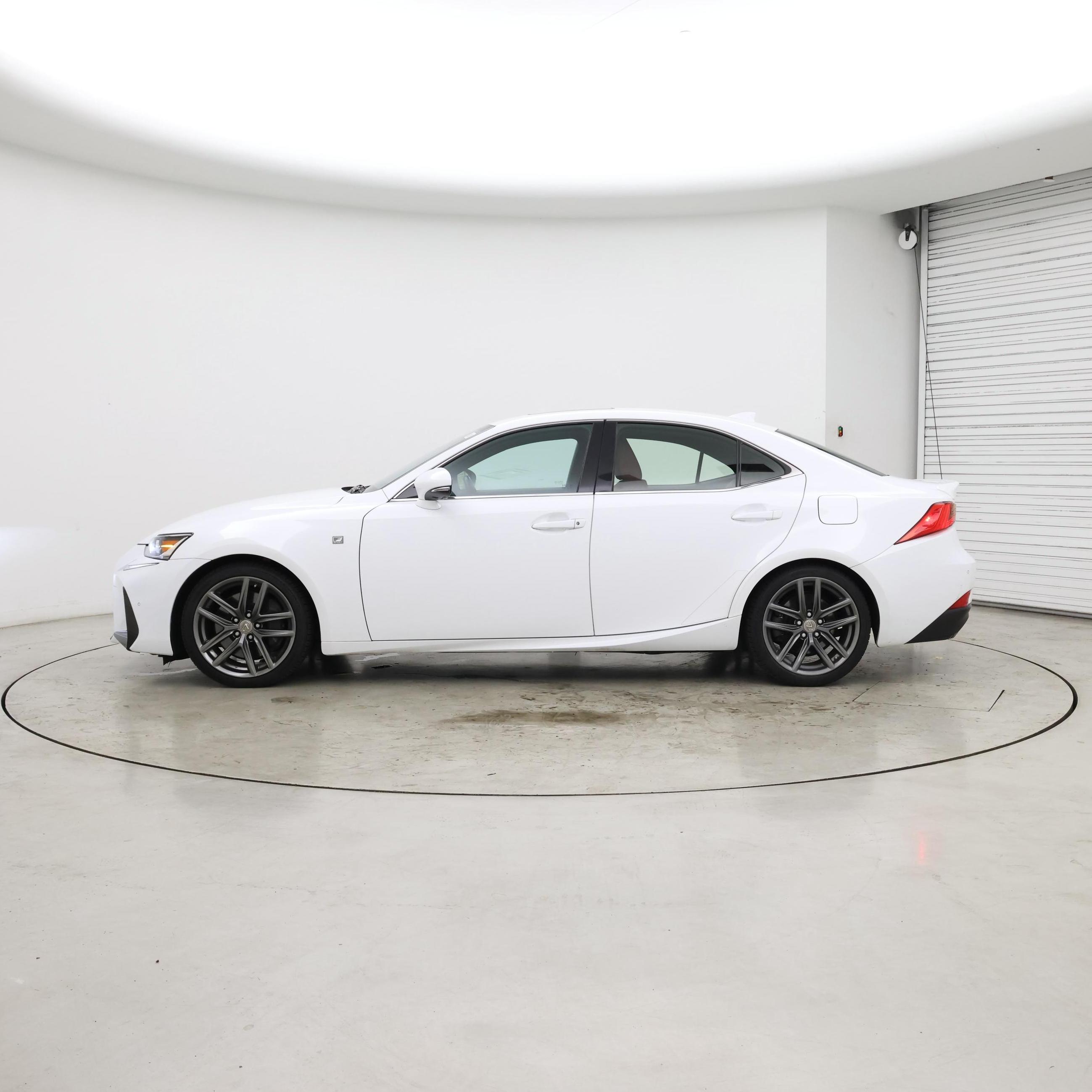 Thumbnail: 2018 Lexus IS - 3