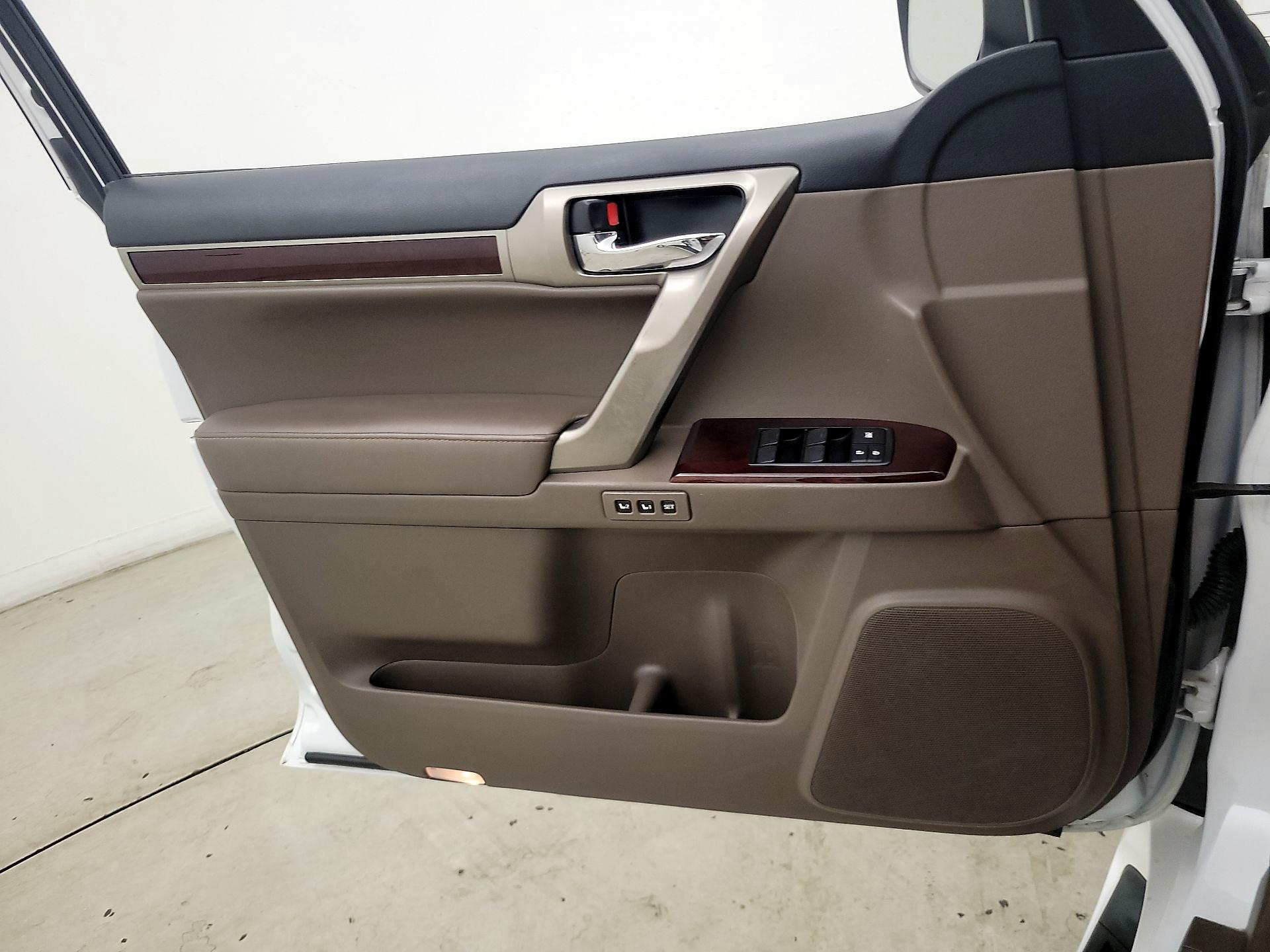 Thumbnail: 2017 Lexus GX - 12