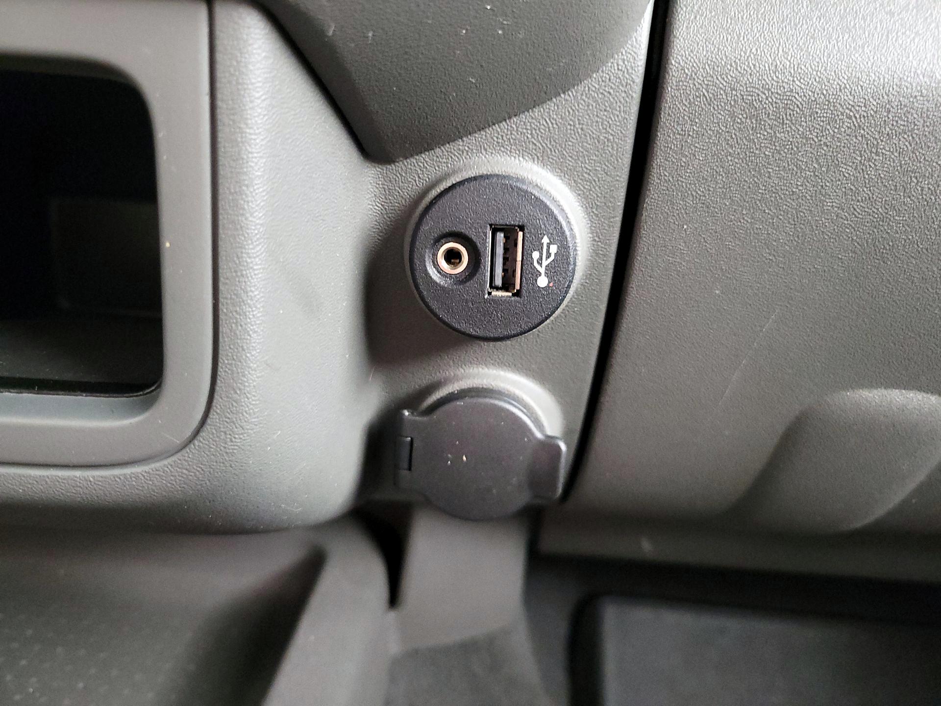 Thumbnail: 2019 Nissan Frontier - 18