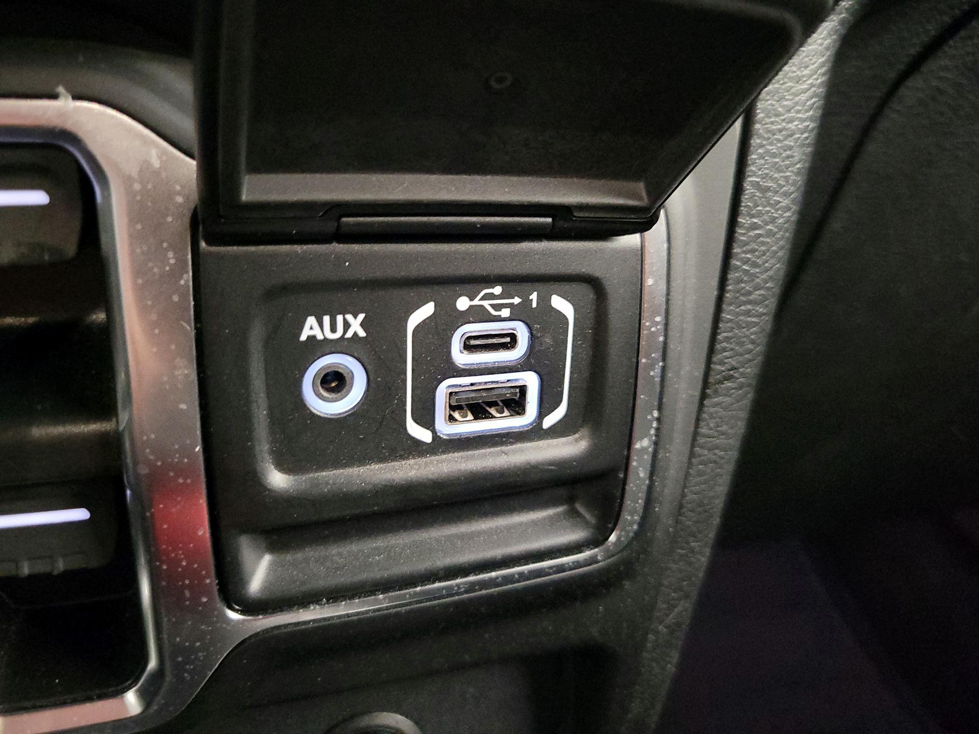Thumbnail: 2021 Jeep Wrangler - 18