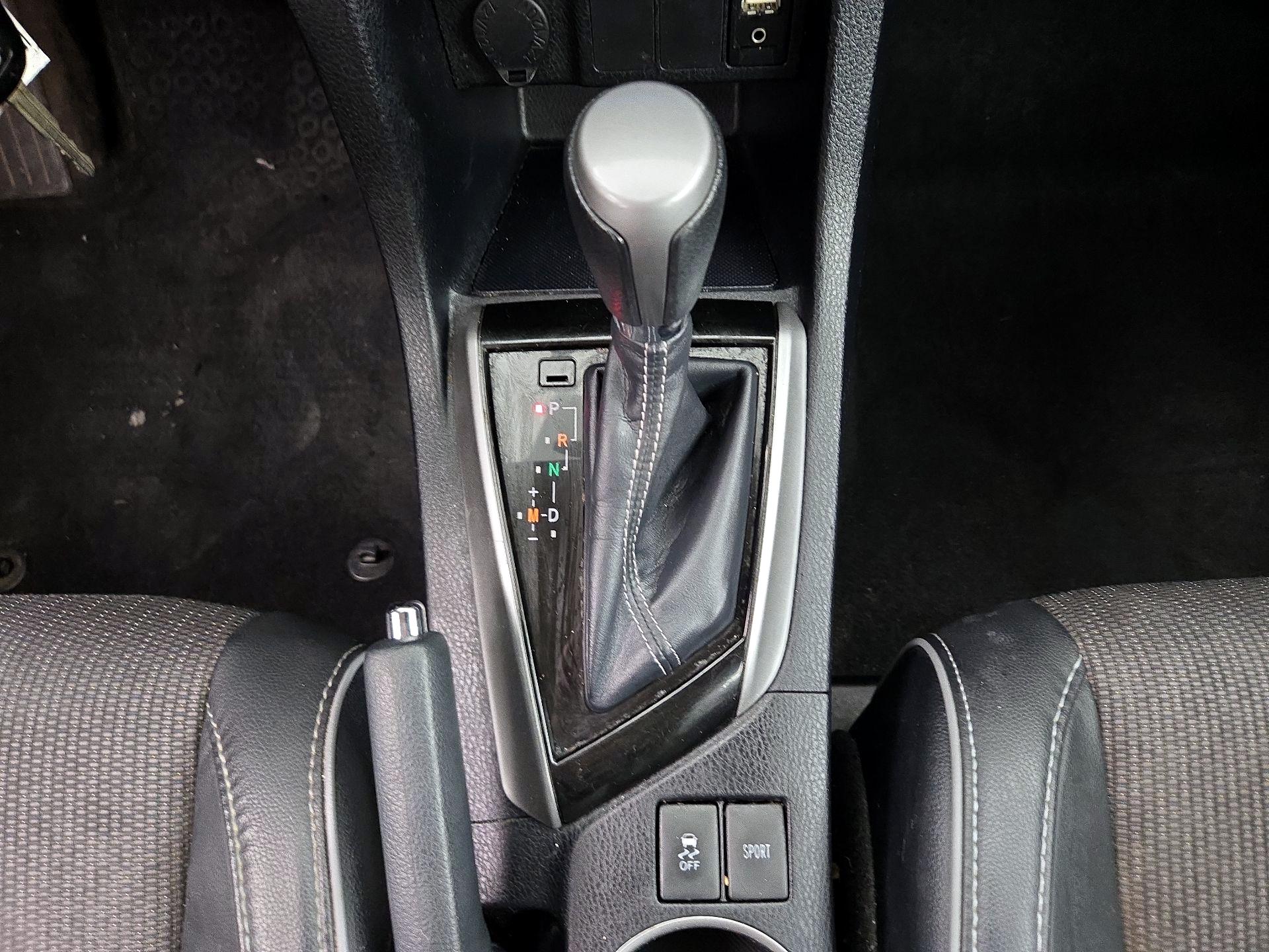 Thumbnail: 2014 Toyota Corolla - 17