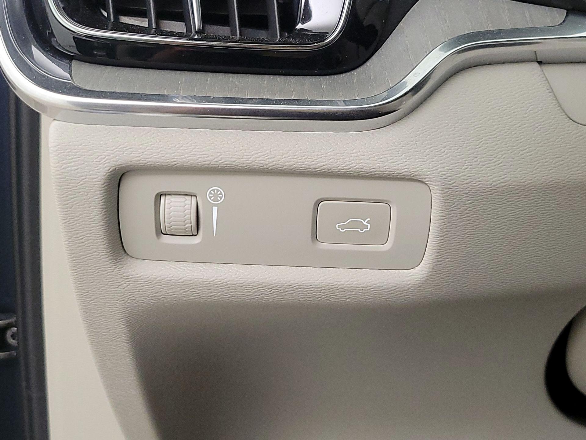 Thumbnail: 2021 Volvo S60 - 13