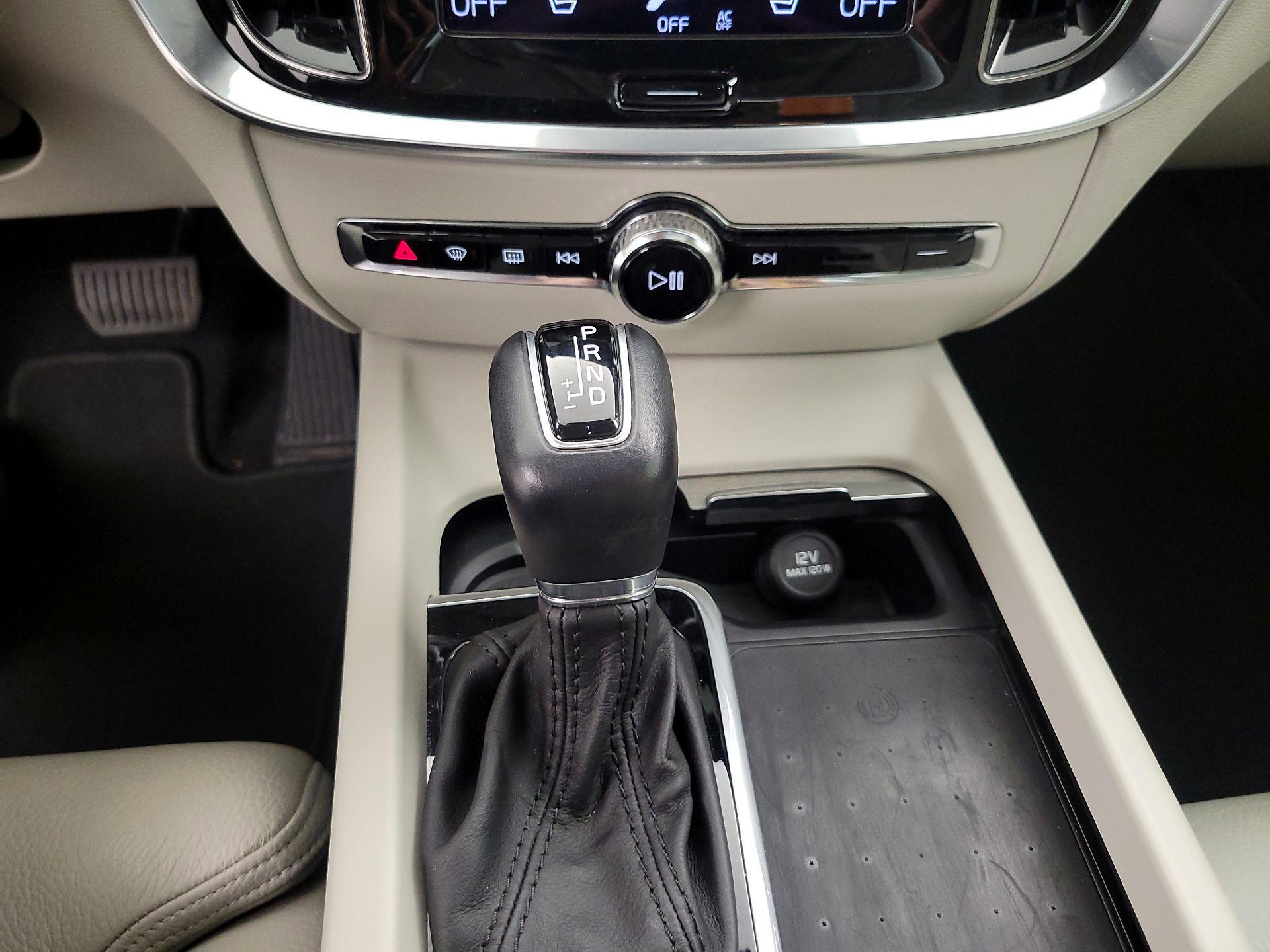 Thumbnail: 2021 Volvo S60 - 18