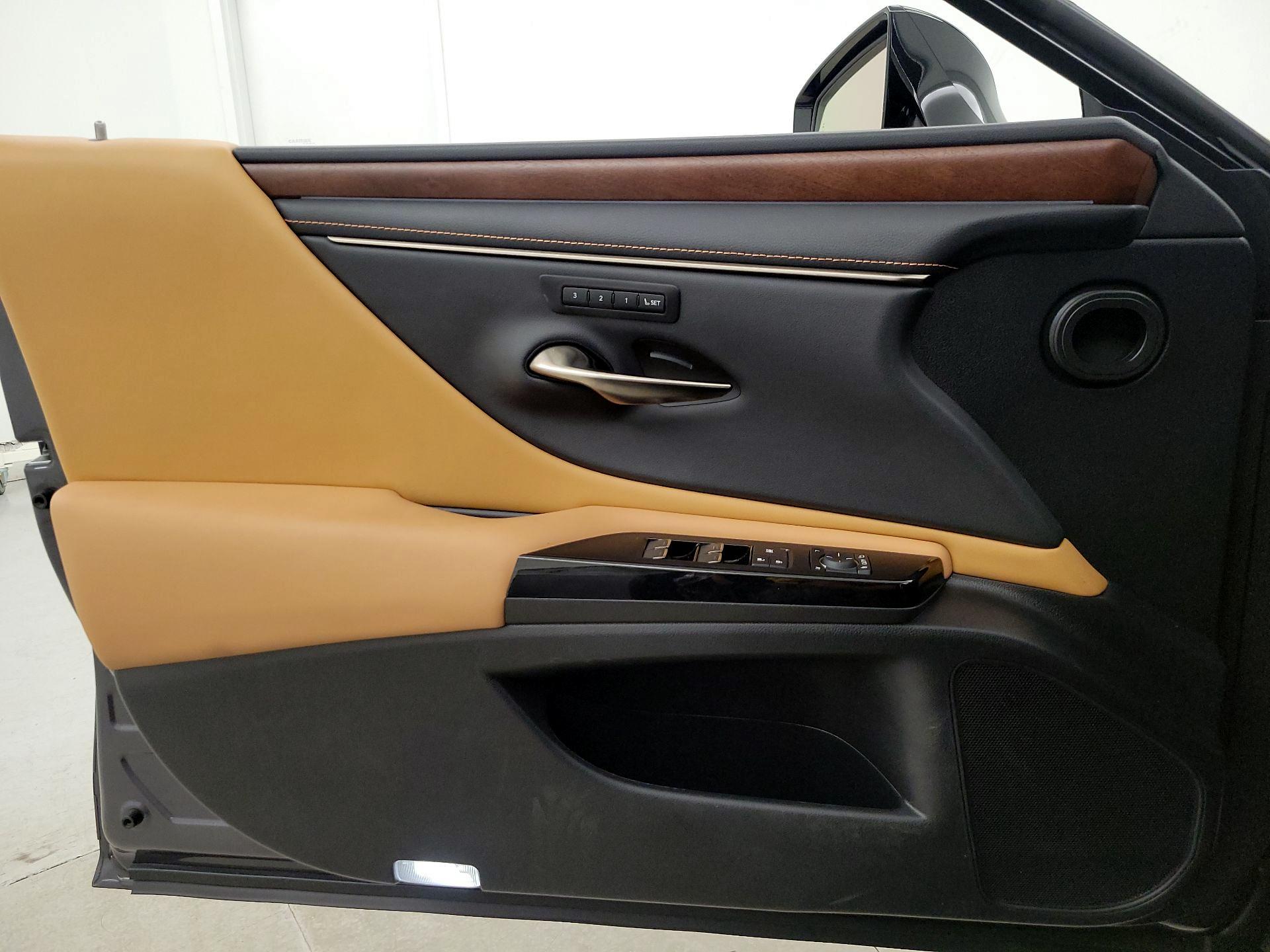 Thumbnail: 2023 Lexus ES - 12