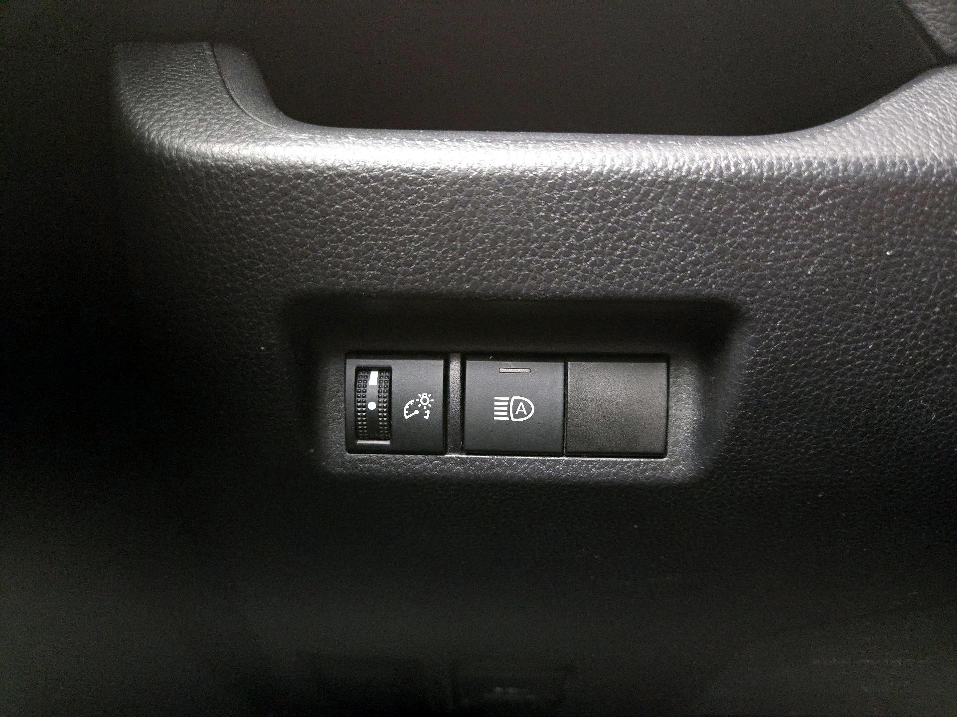 Thumbnail: 2019 Toyota RAV4 - 13