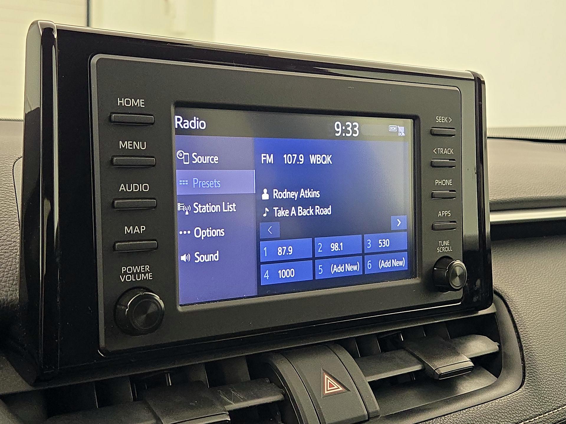 Thumbnail: 2019 Toyota RAV4 - 15