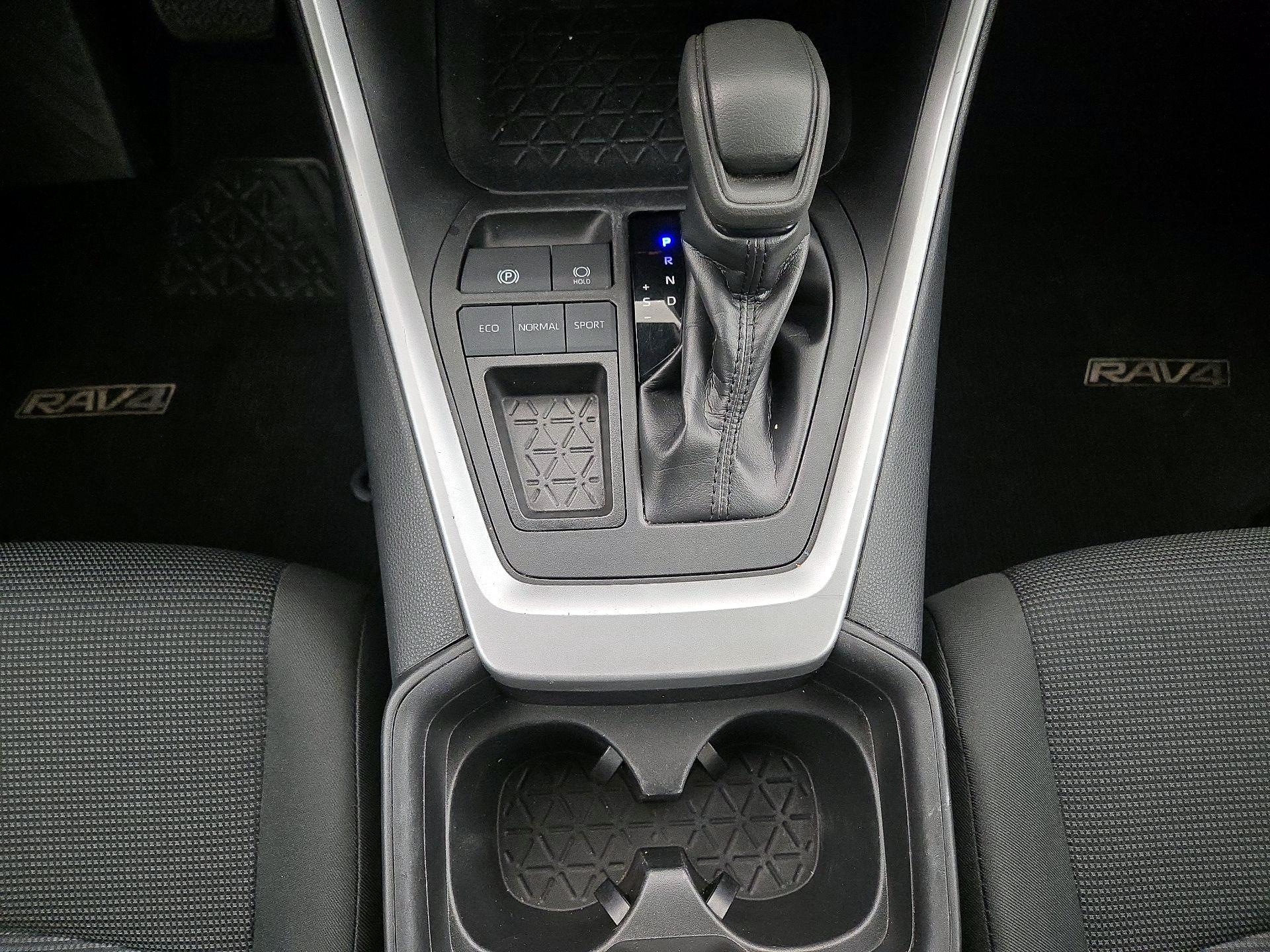 Thumbnail: 2019 Toyota RAV4 - 17