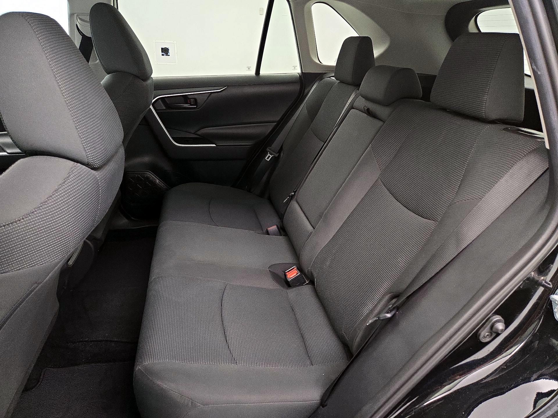 Thumbnail: 2019 Toyota RAV4 - 19