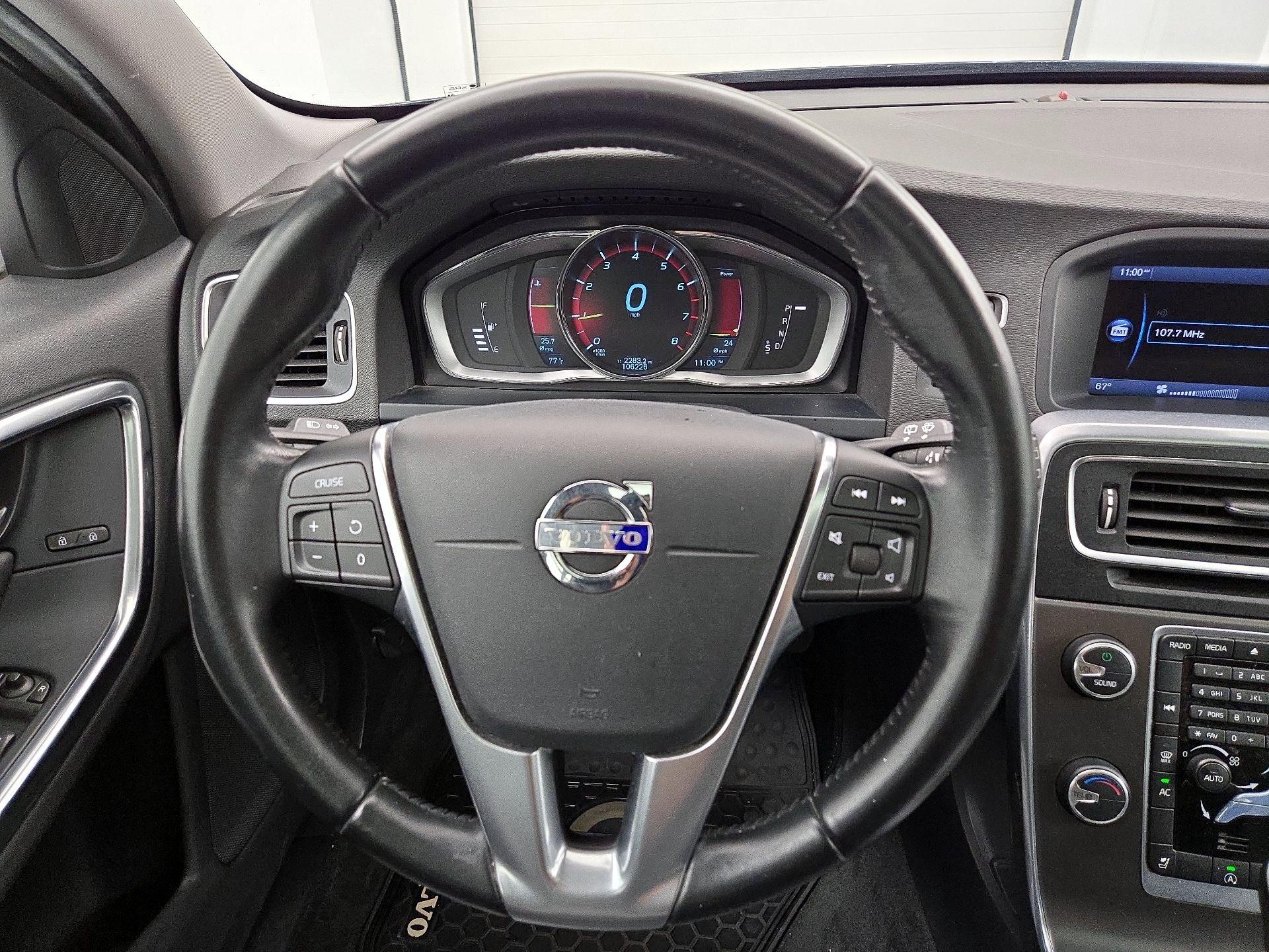 Thumbnail: 2015 Volvo V60 - 10