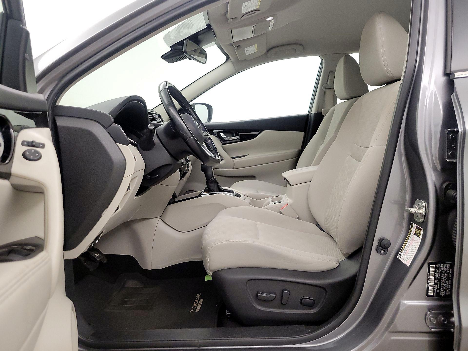 Thumbnail: 2020 Nissan Rogue Sport - 11