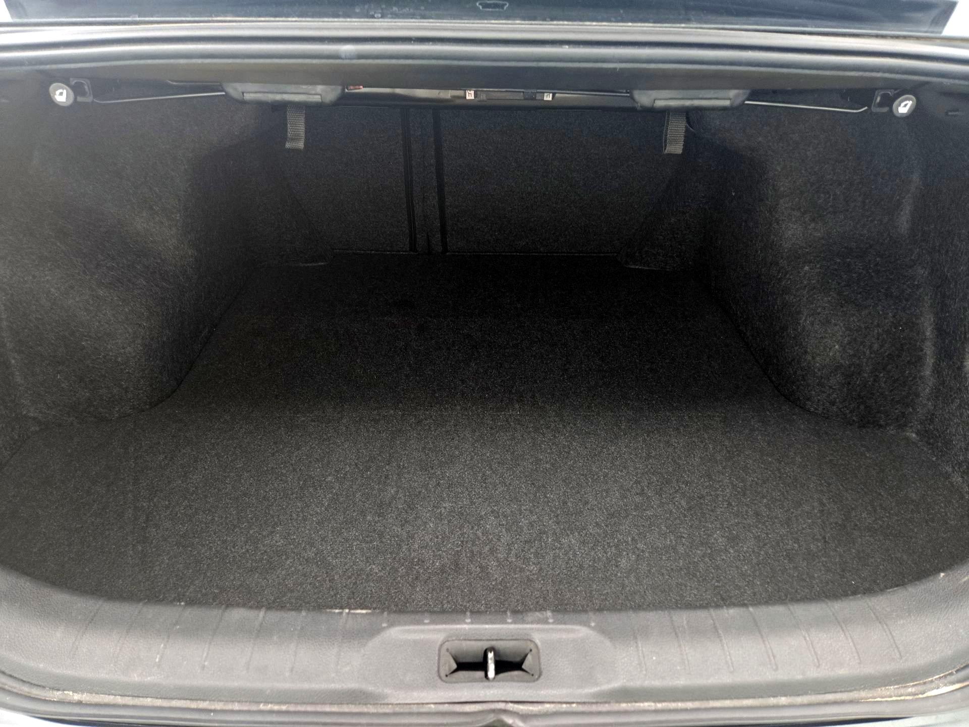 Thumbnail: 2019 Nissan Altima - 20