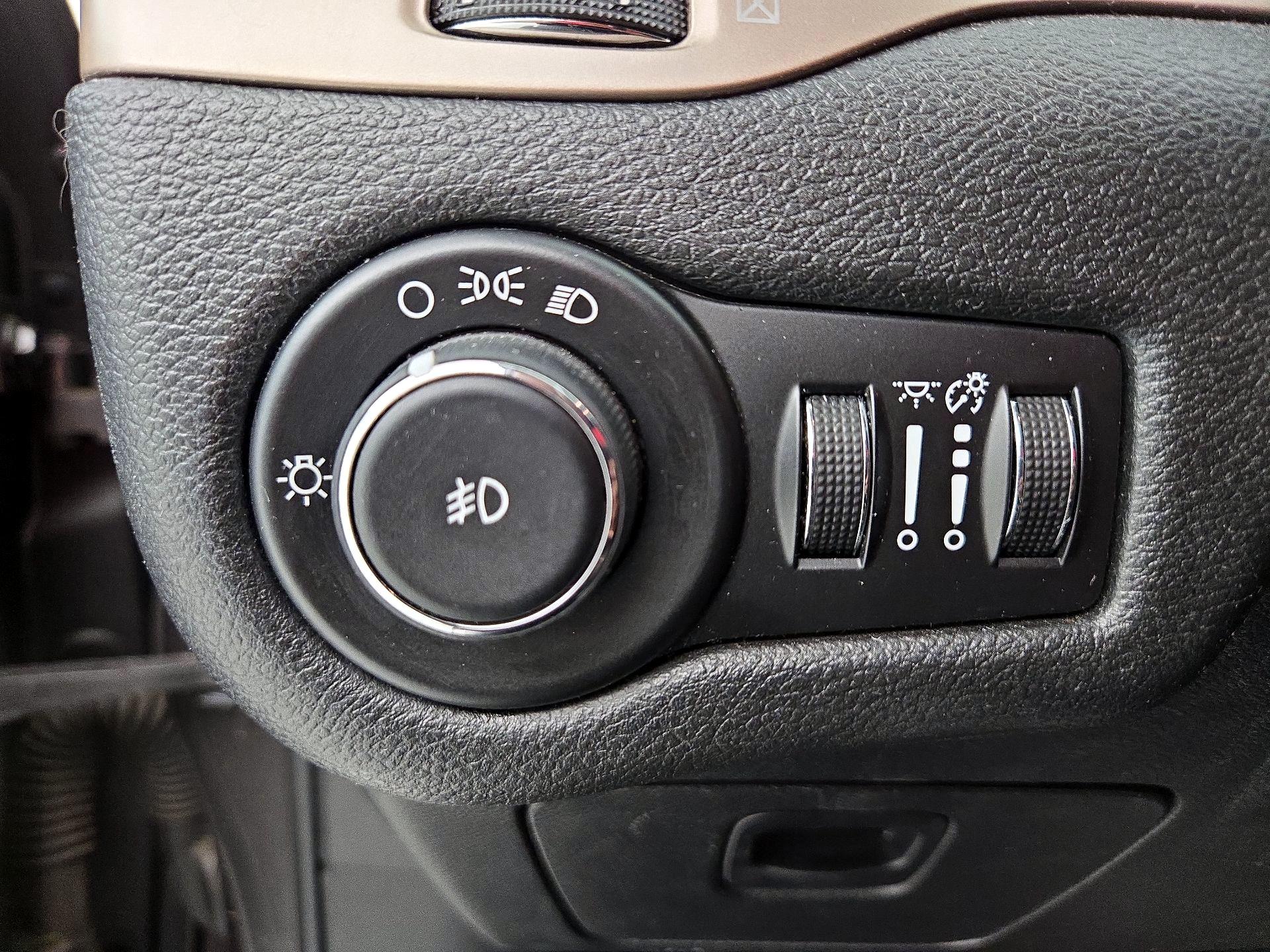Thumbnail: 2014 Jeep Cherokee - 13