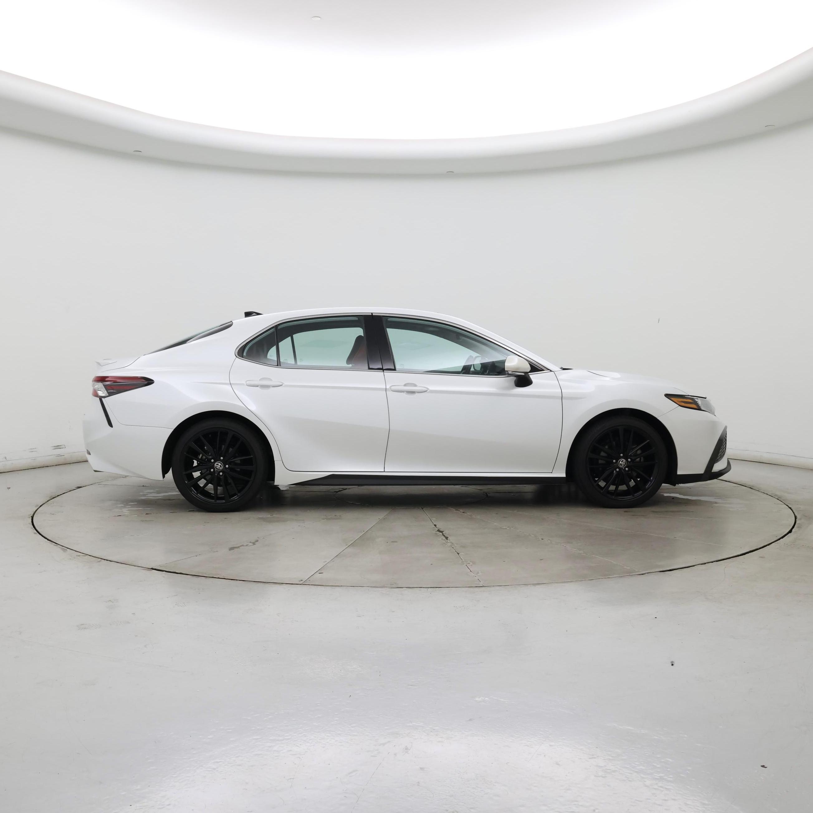 Thumbnail: 2021 Toyota Camry - 7