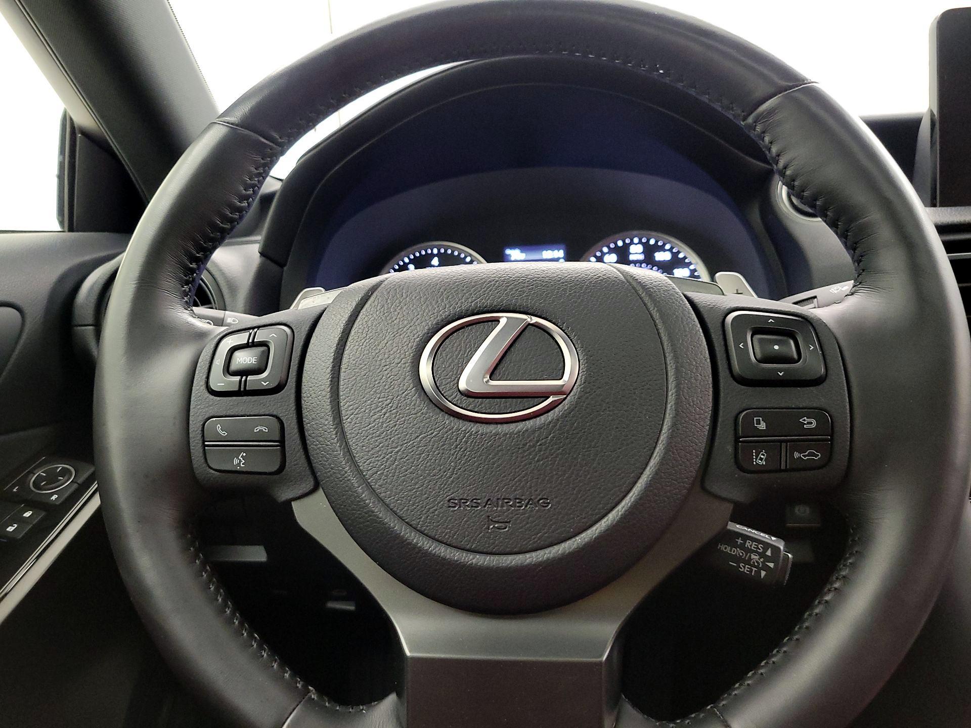 Thumbnail: 2023 Lexus IS - 10