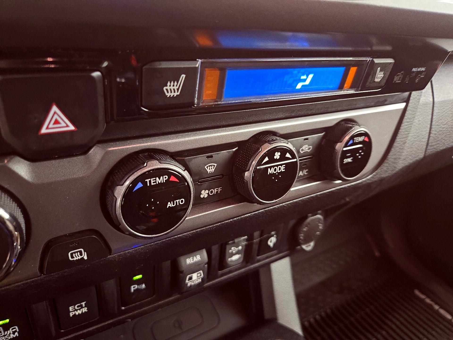 Thumbnail: 2018 Toyota Tacoma - 17