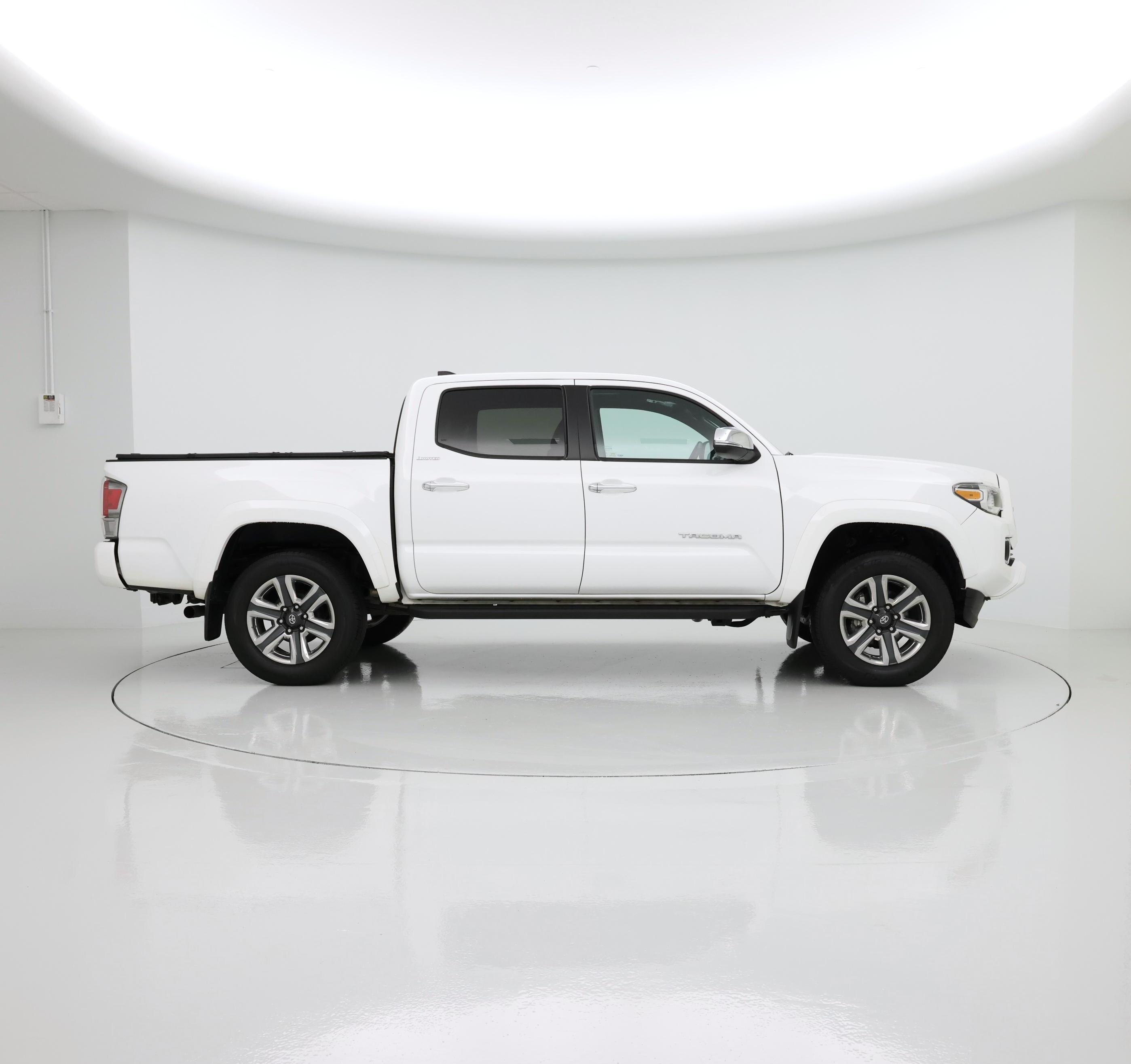 Thumbnail: 2018 Toyota Tacoma - 7