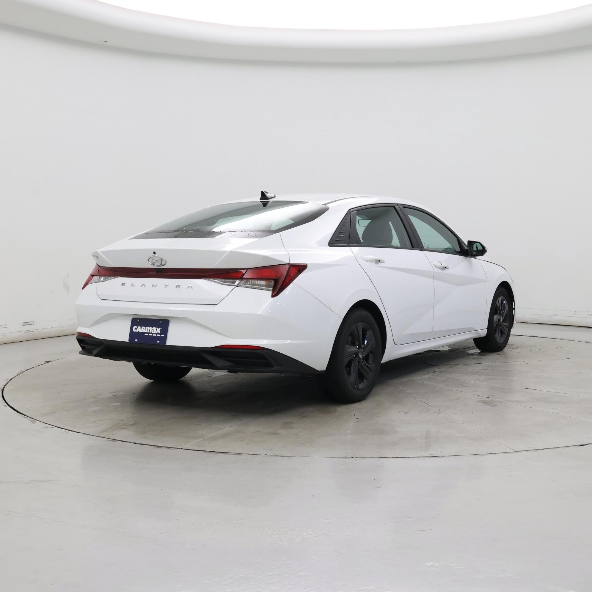 Thumbnail: 2023 Hyundai Elantra - 8