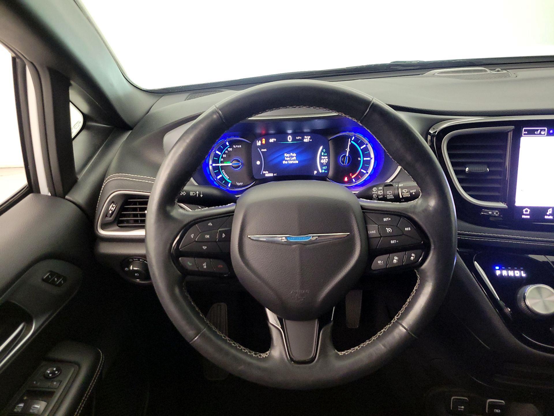 Thumbnail: 2021 Chrysler Pacifica - 10