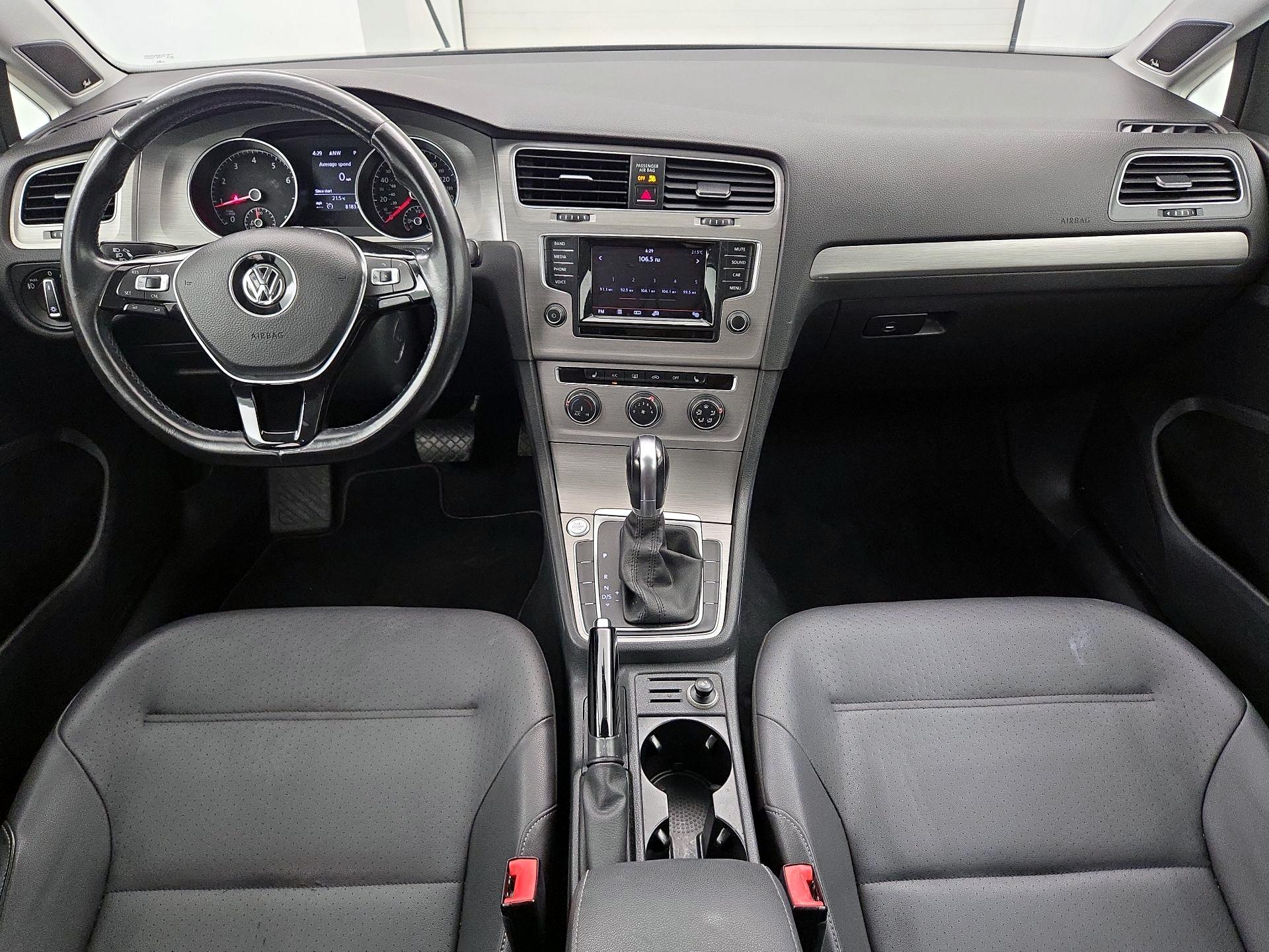 Thumbnail: 2015 Volkswagen Golf - 9