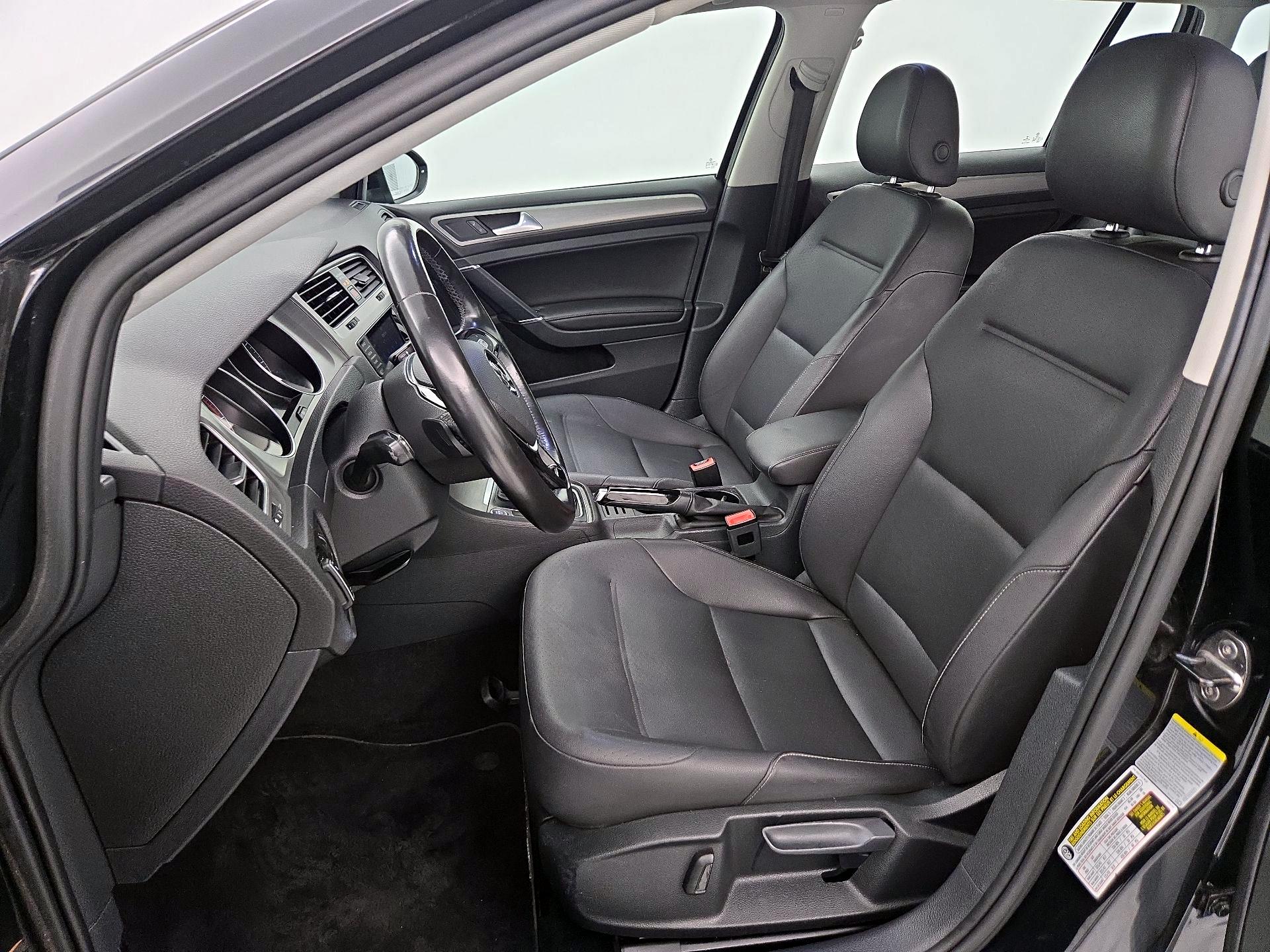 Thumbnail: 2015 Volkswagen Golf - 11