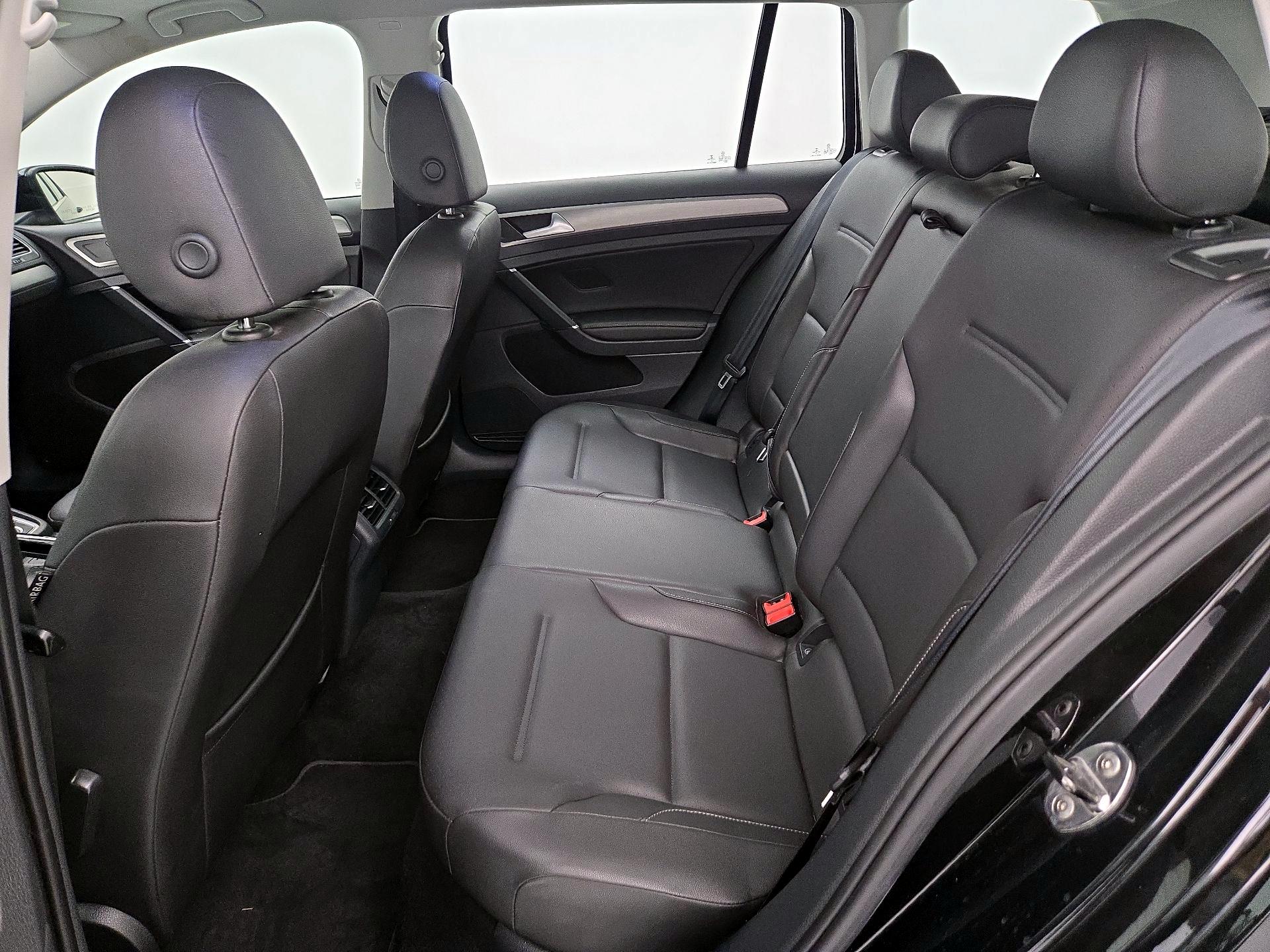 Thumbnail: 2015 Volkswagen Golf - 19