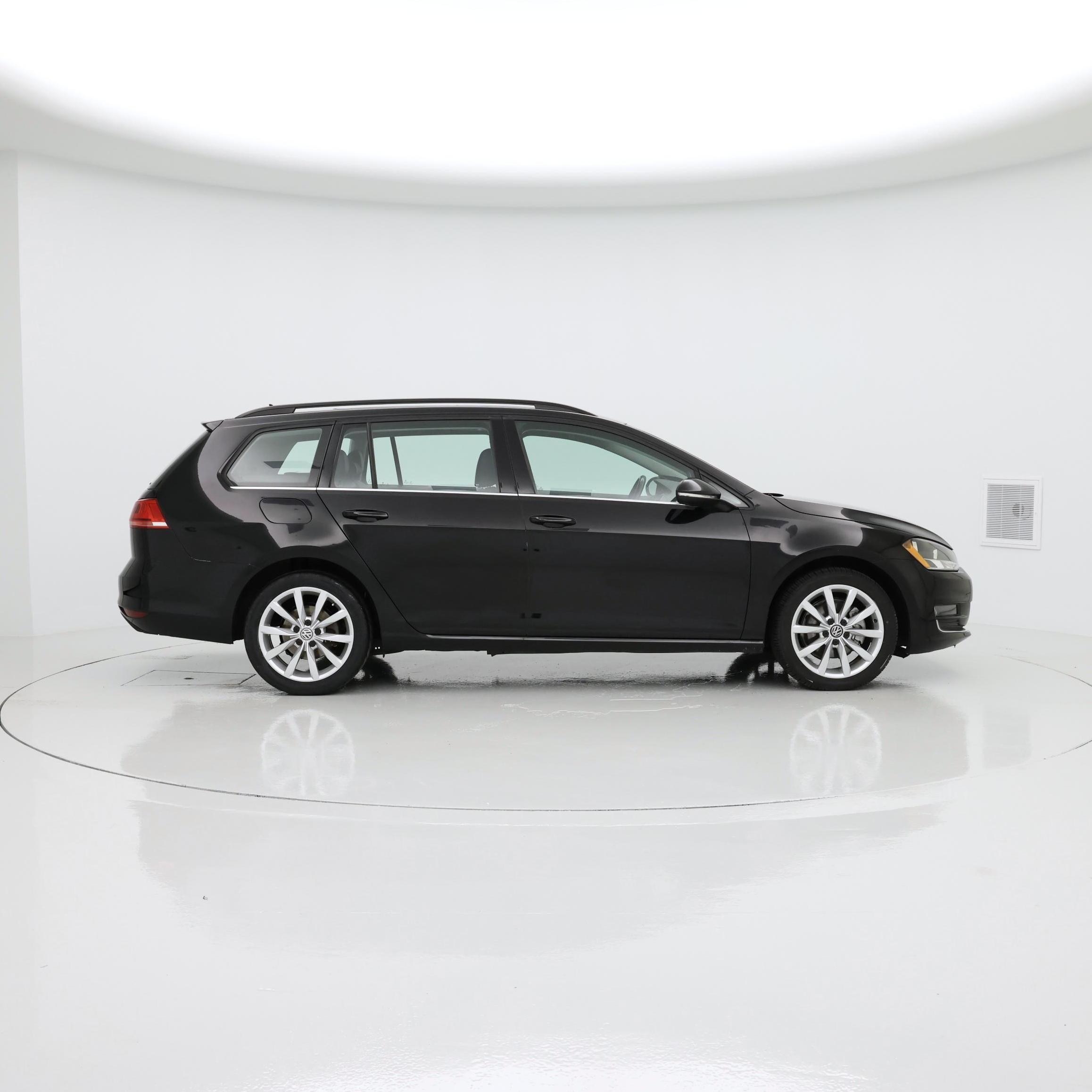 Thumbnail: 2015 Volkswagen Golf - 7