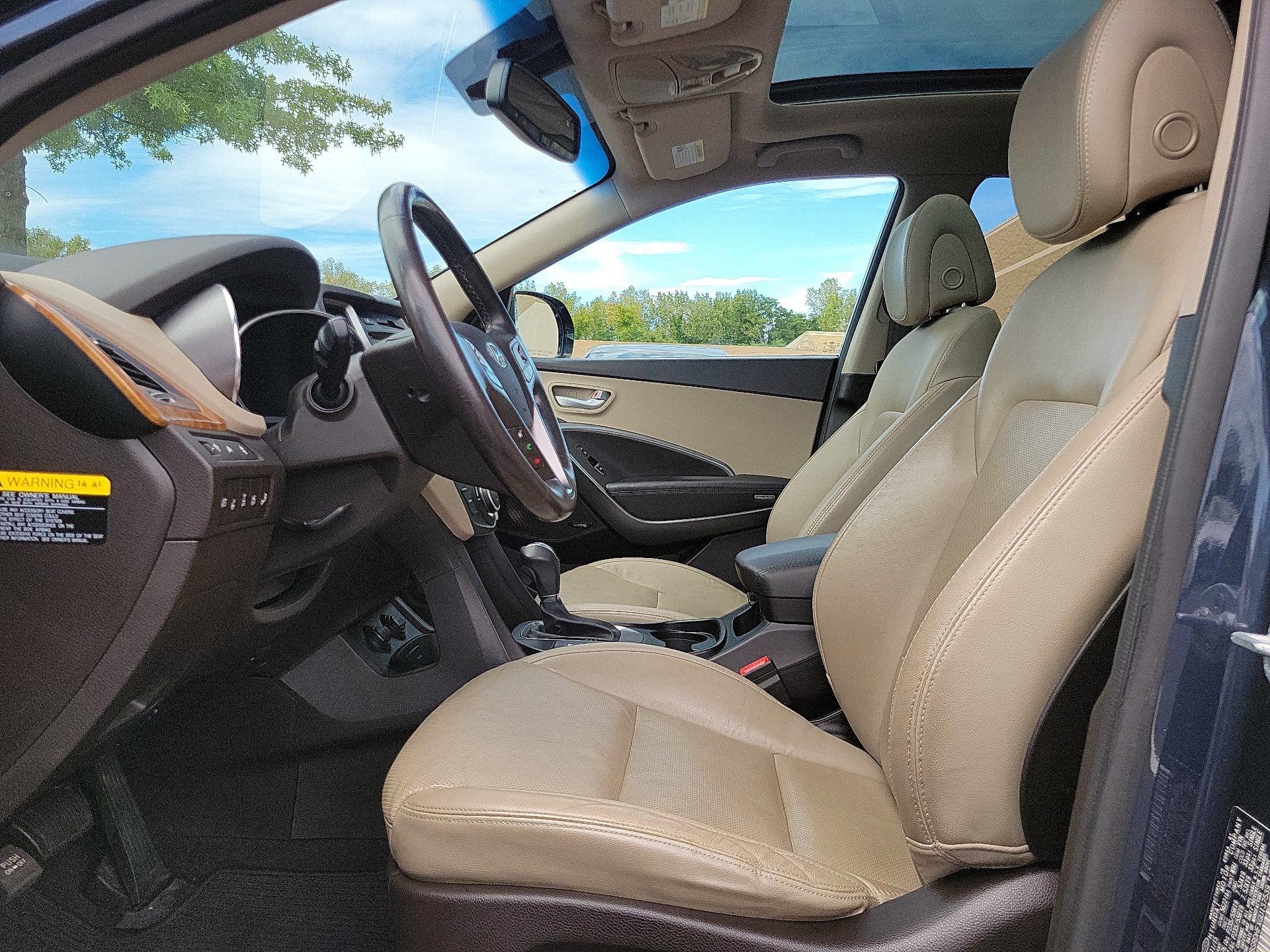 Thumbnail: 2016 Hyundai Santa Fe - 9