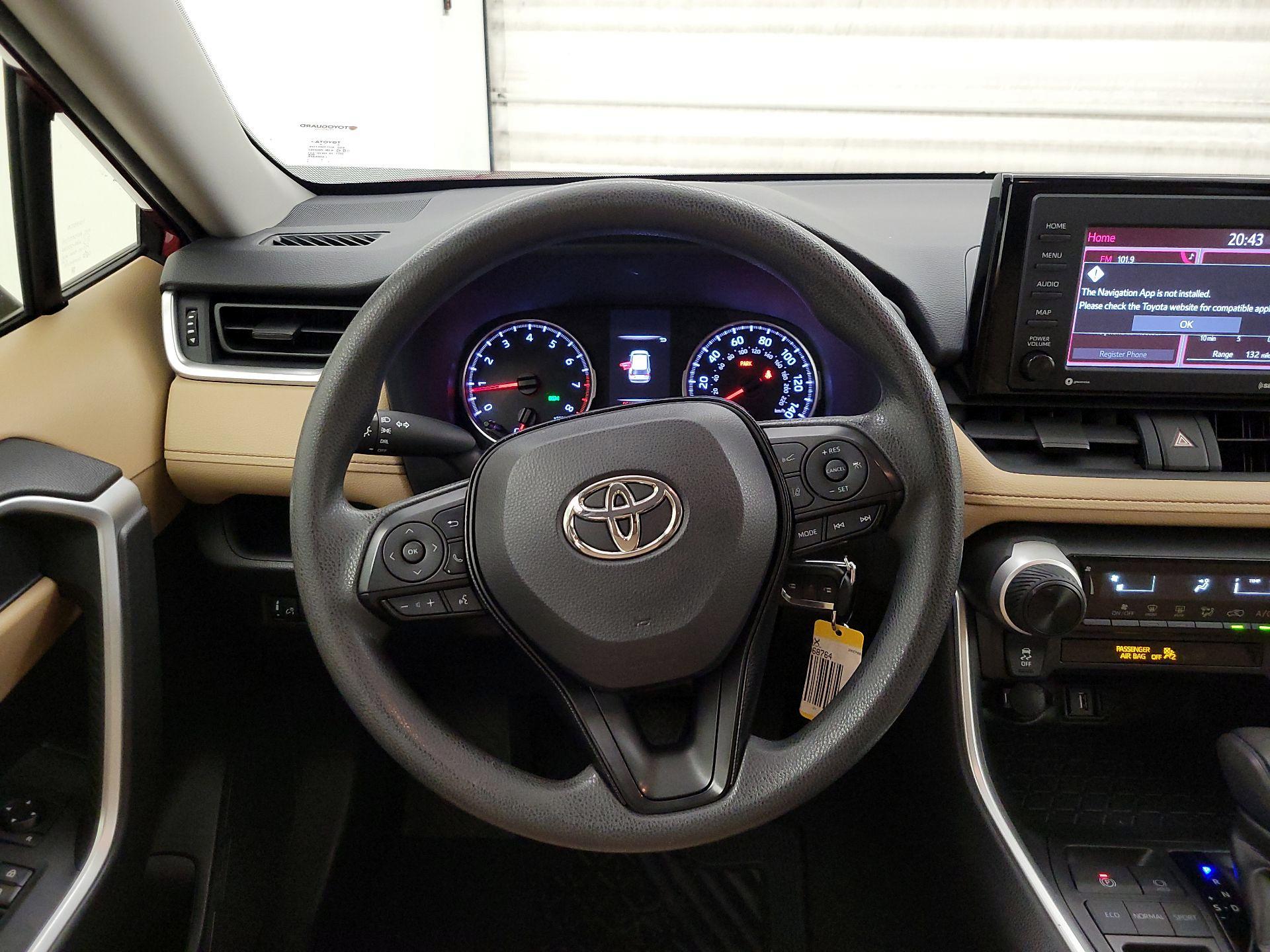 Thumbnail: 2021 Toyota RAV4 - 10