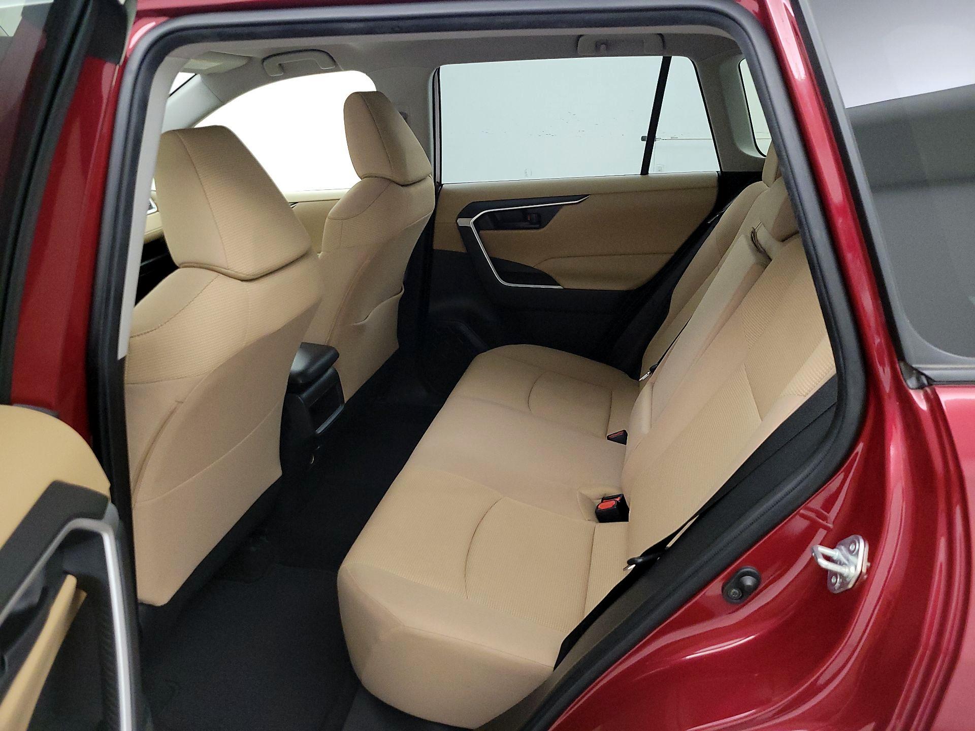 Thumbnail: 2021 Toyota RAV4 - 19