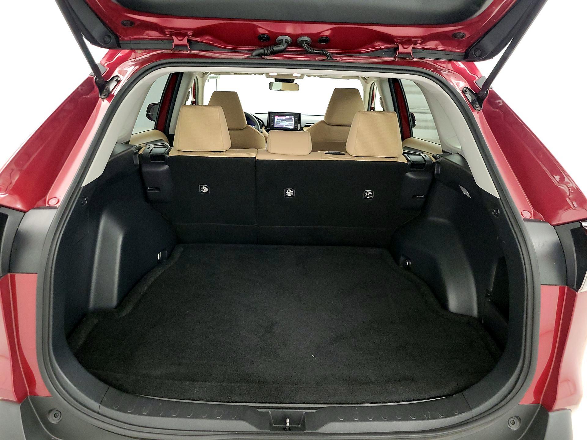 Thumbnail: 2021 Toyota RAV4 - 20