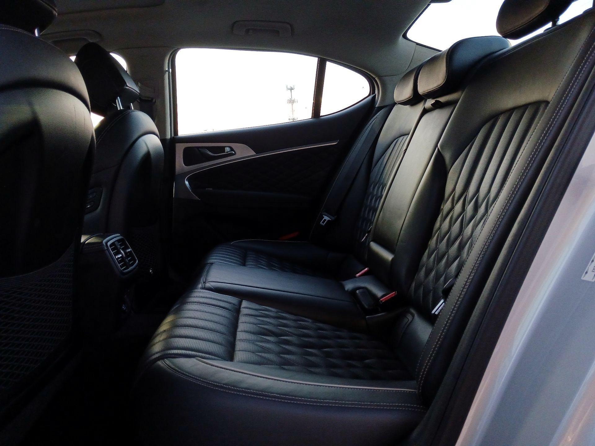 Thumbnail: 2019 Genesis G70 - 19