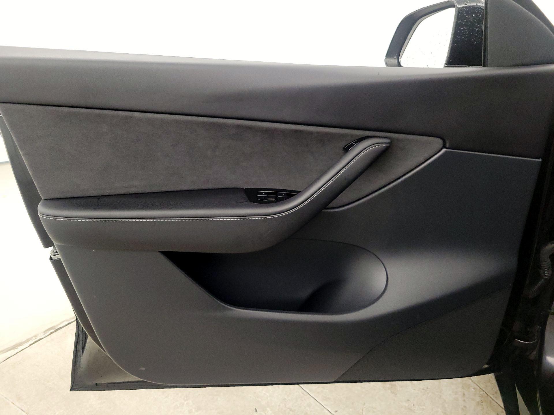 Thumbnail: 2020 Tesla Model Y - 12