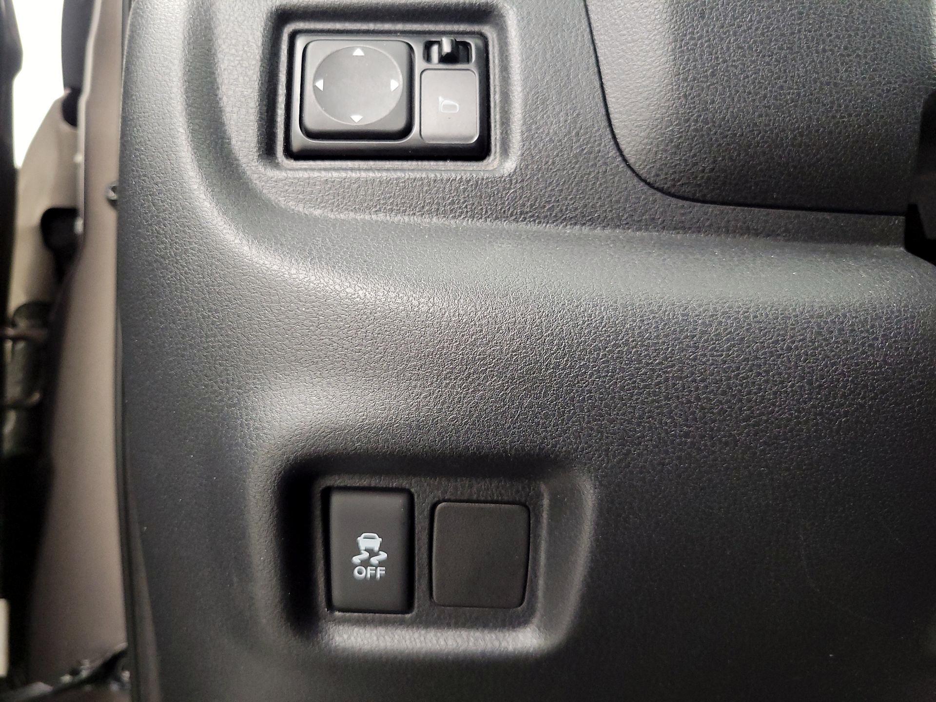 Thumbnail: 2015 Nissan Versa - 13