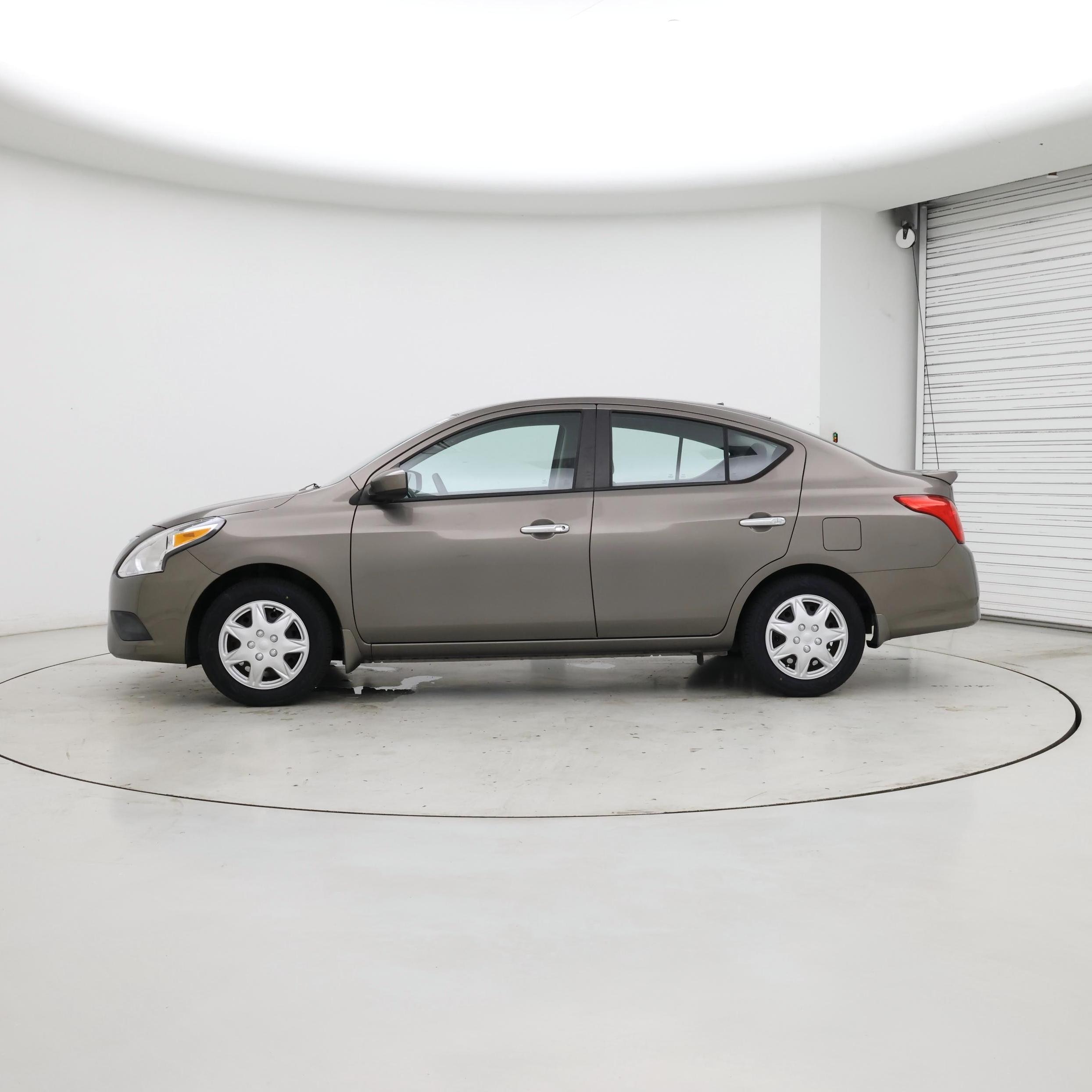 Thumbnail: 2015 Nissan Versa - 3