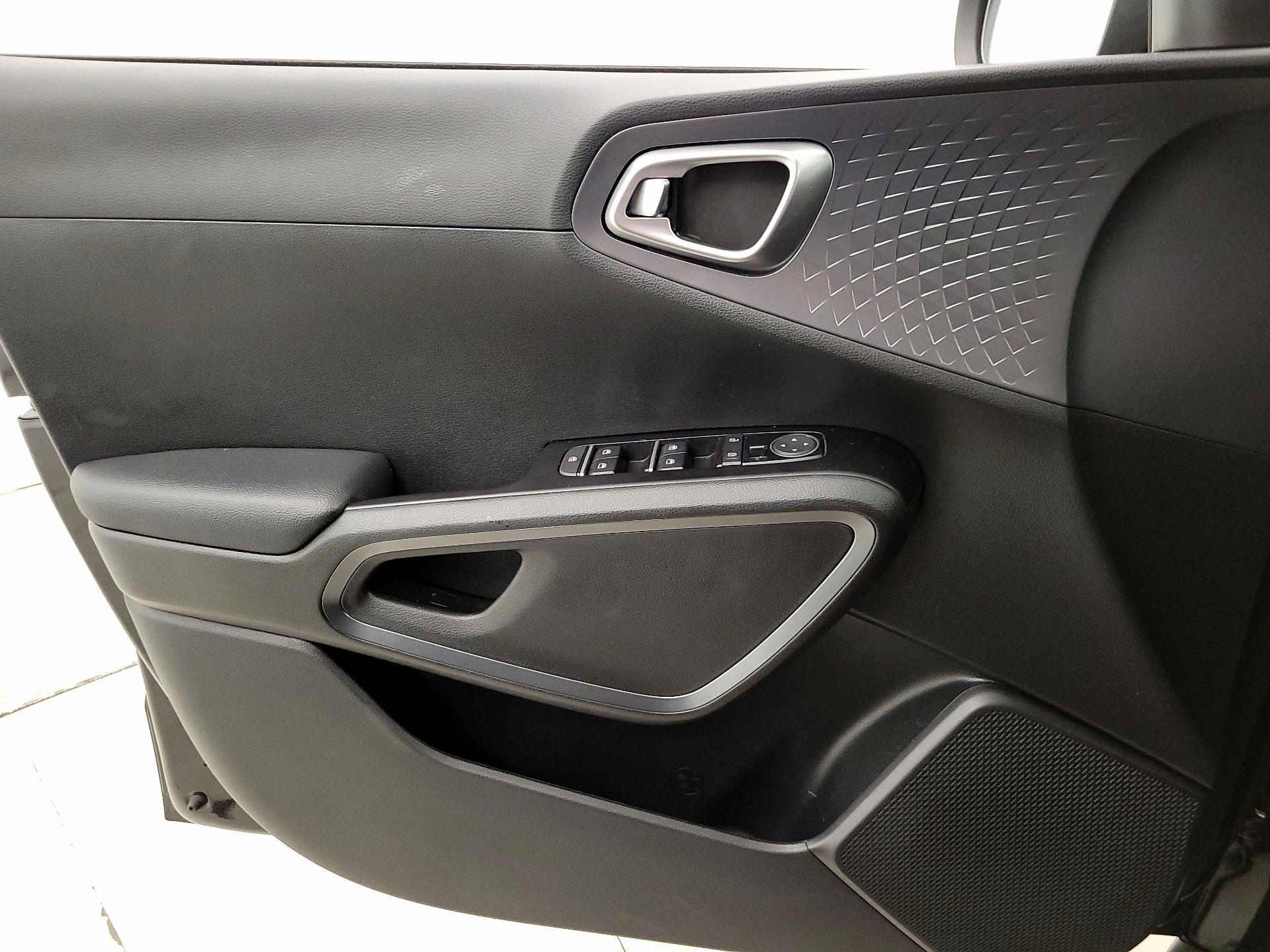 Thumbnail: 2021 Kia Soul - 12