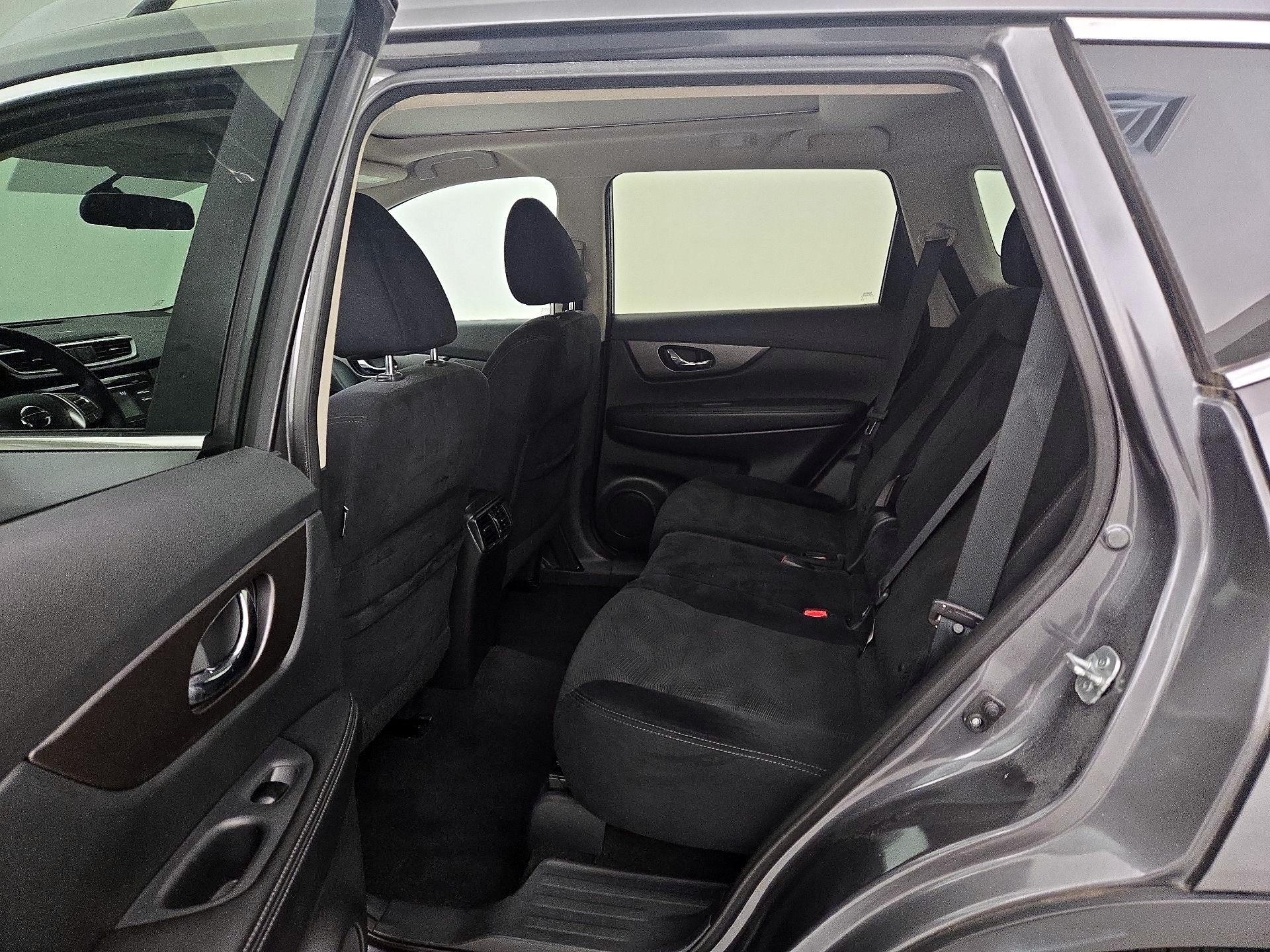 Thumbnail: 2015 Nissan Rogue - 20