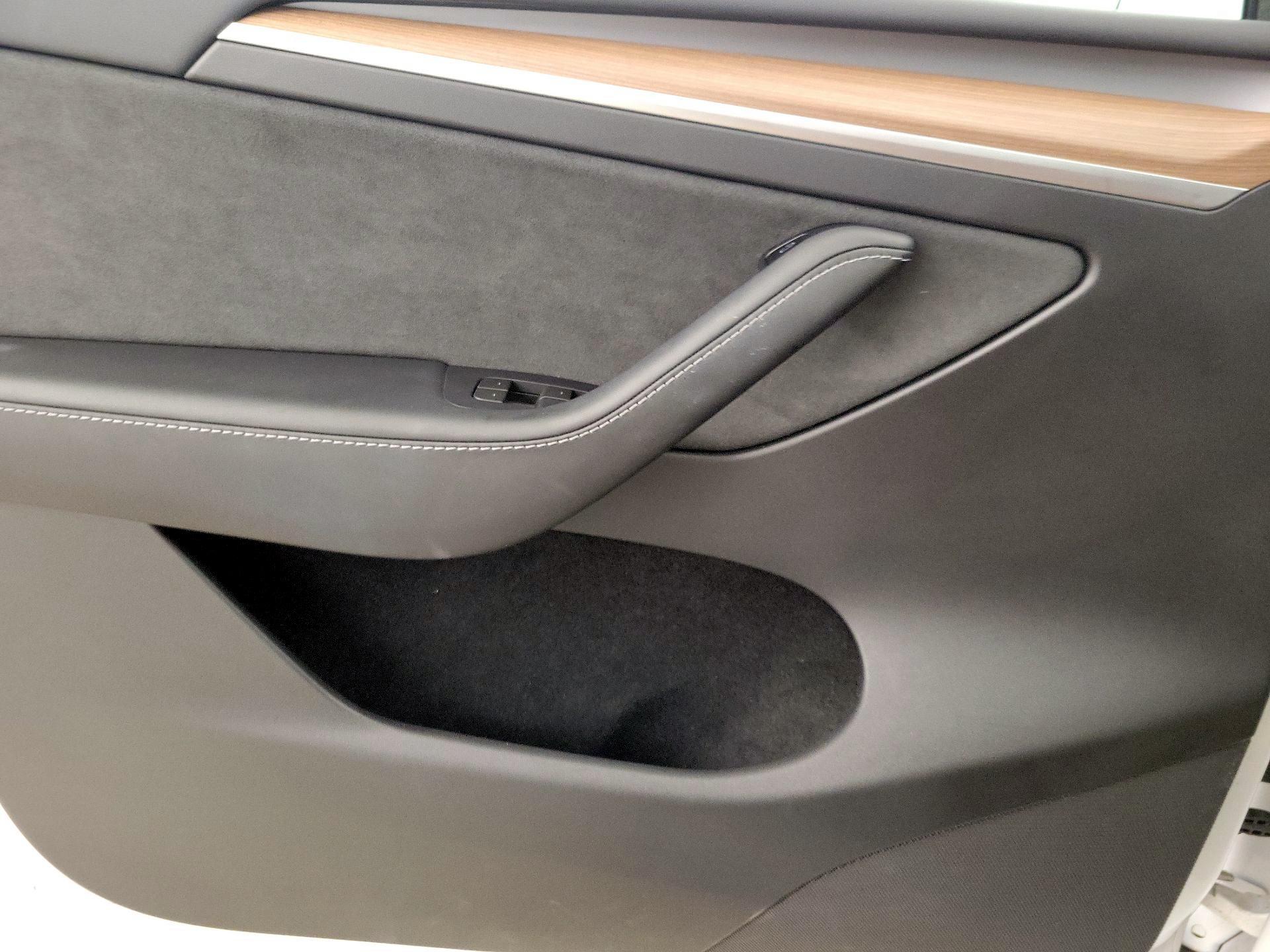 Thumbnail: 2023 Tesla Model Y - 12