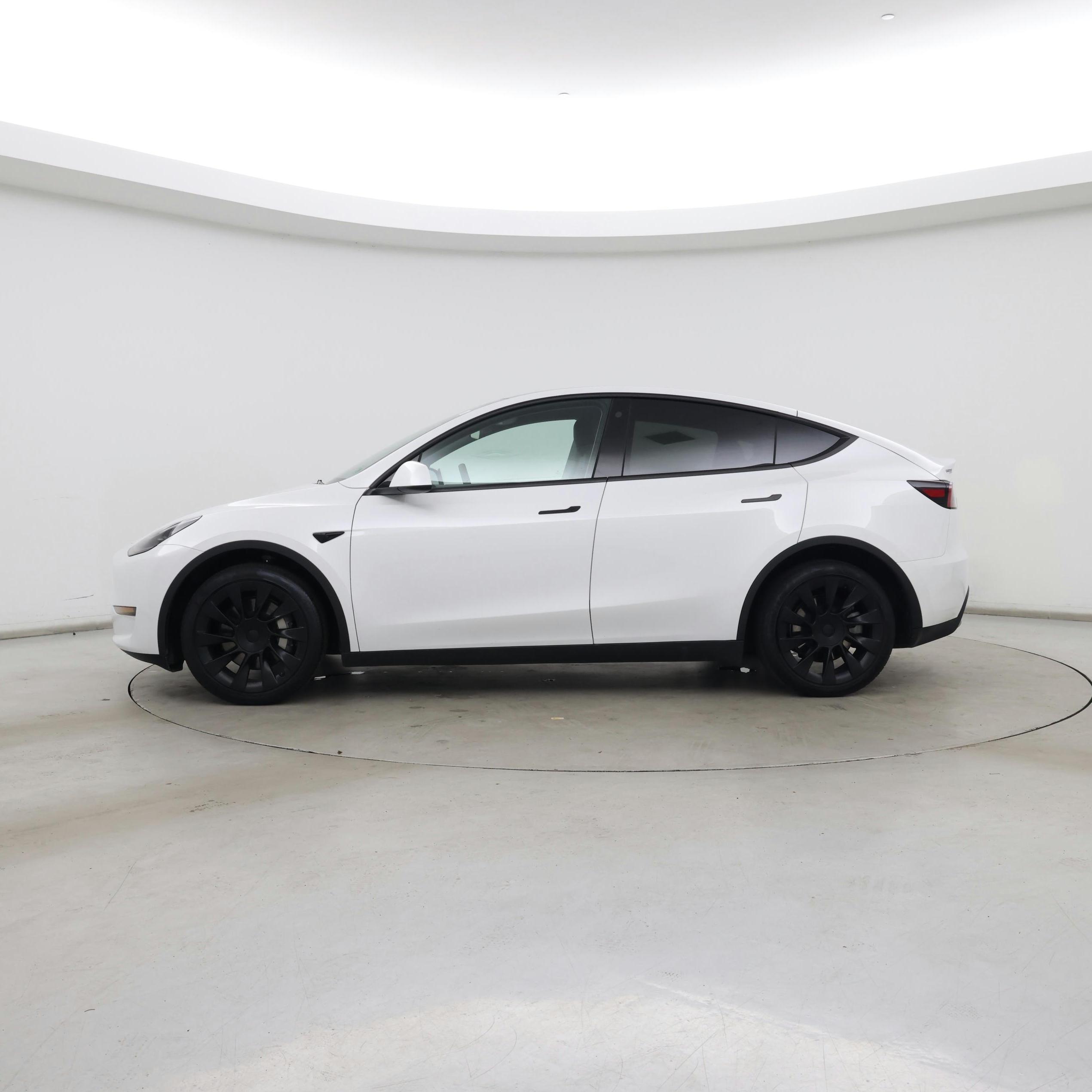 Thumbnail: 2023 Tesla Model Y - 3