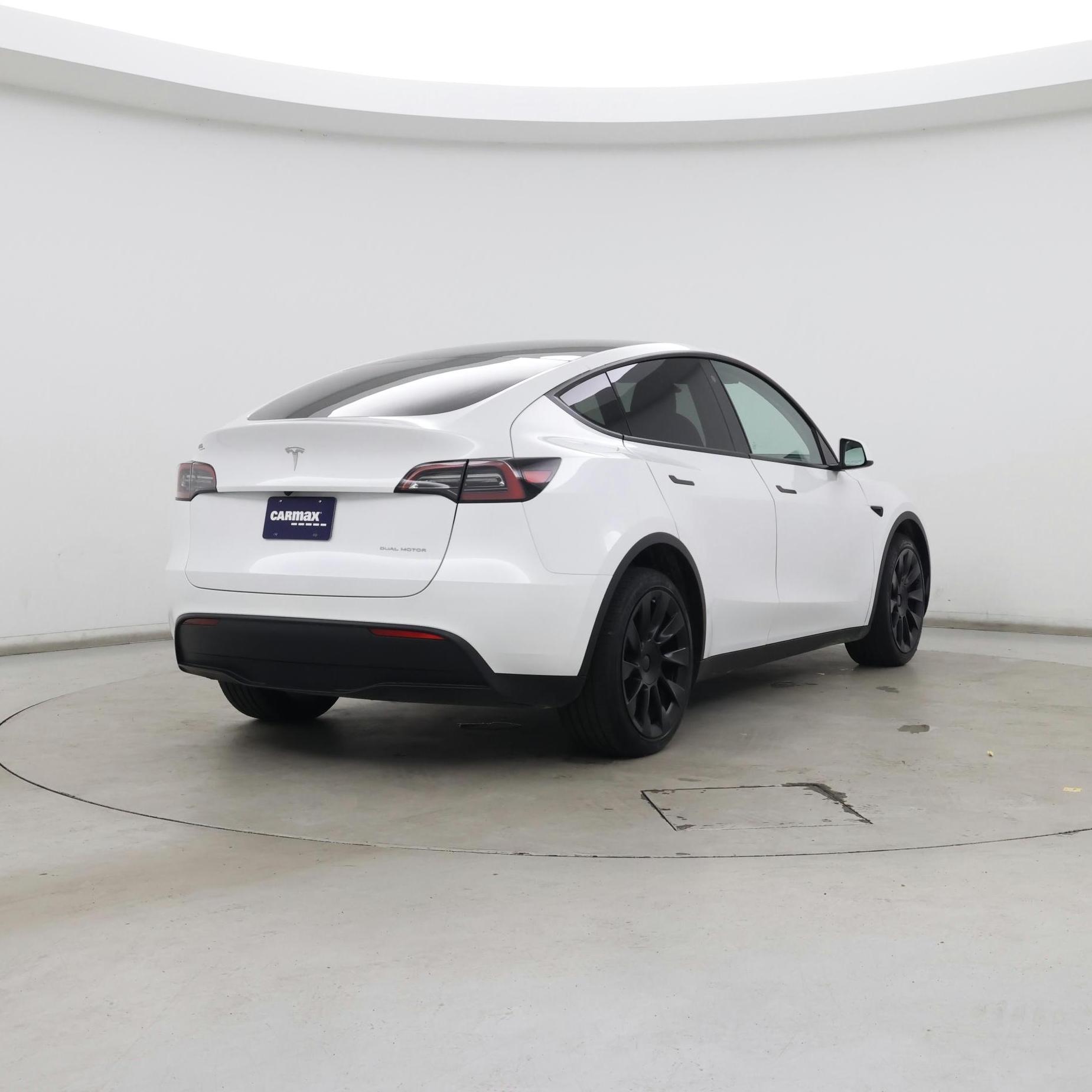 Thumbnail: 2023 Tesla Model Y - 8