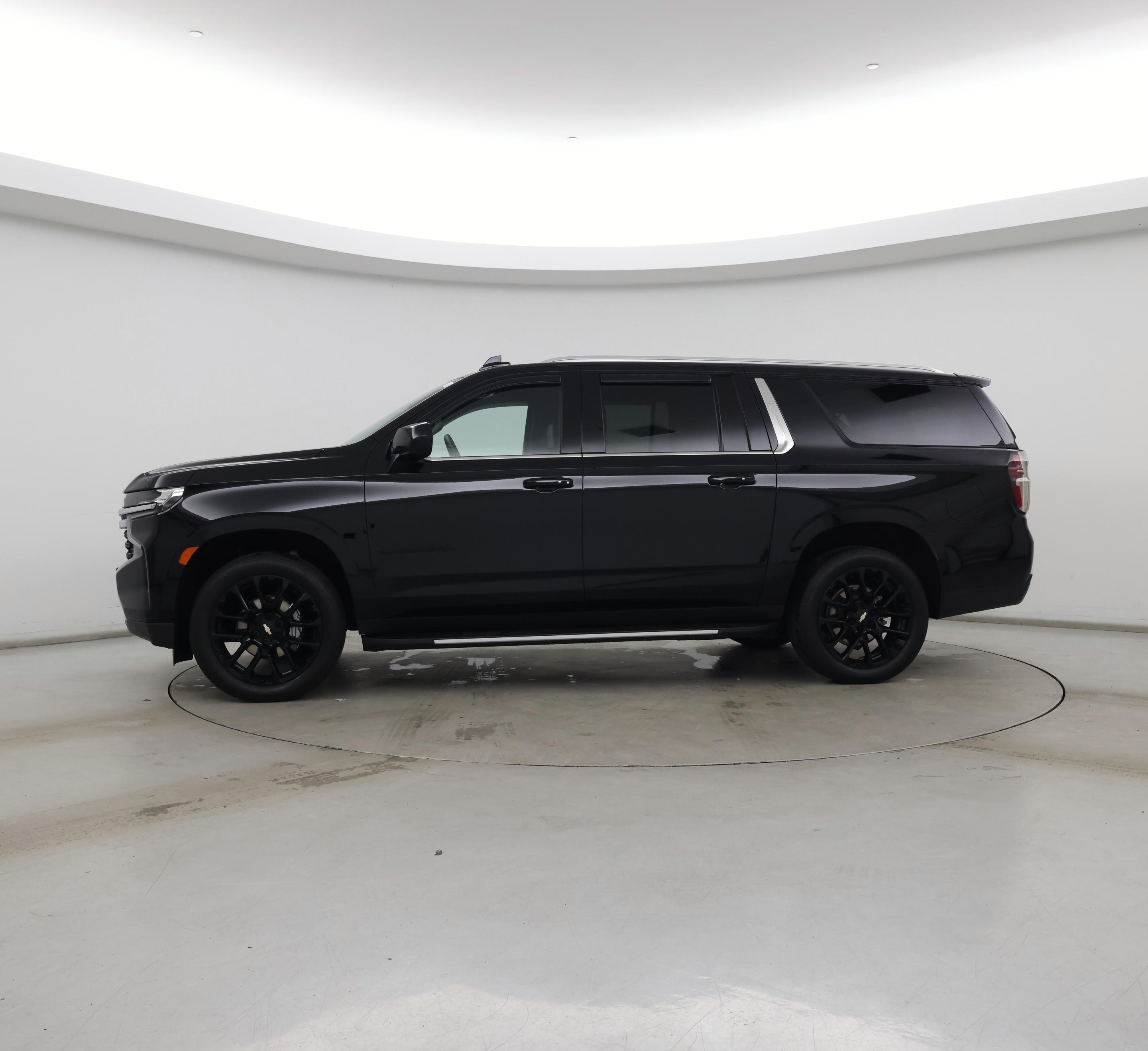 Thumbnail: 2023 Chevrolet Suburban - 3